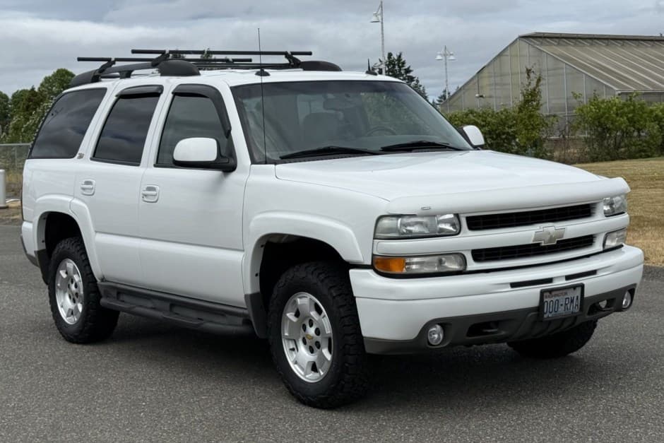 2003 Chevrolet Tahoe GMT800 sold for $12,250