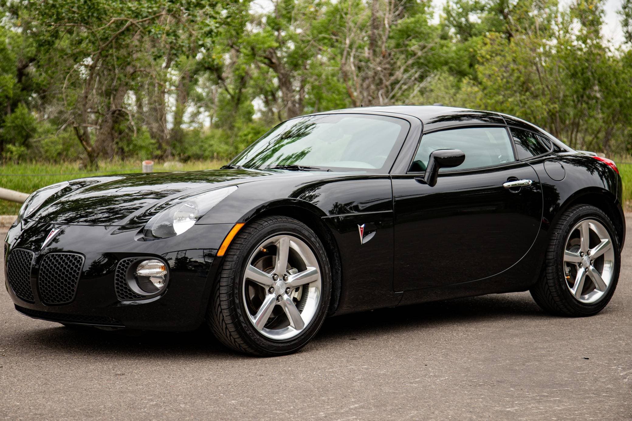 2009 Pontiac Solstice sold for $20,000
