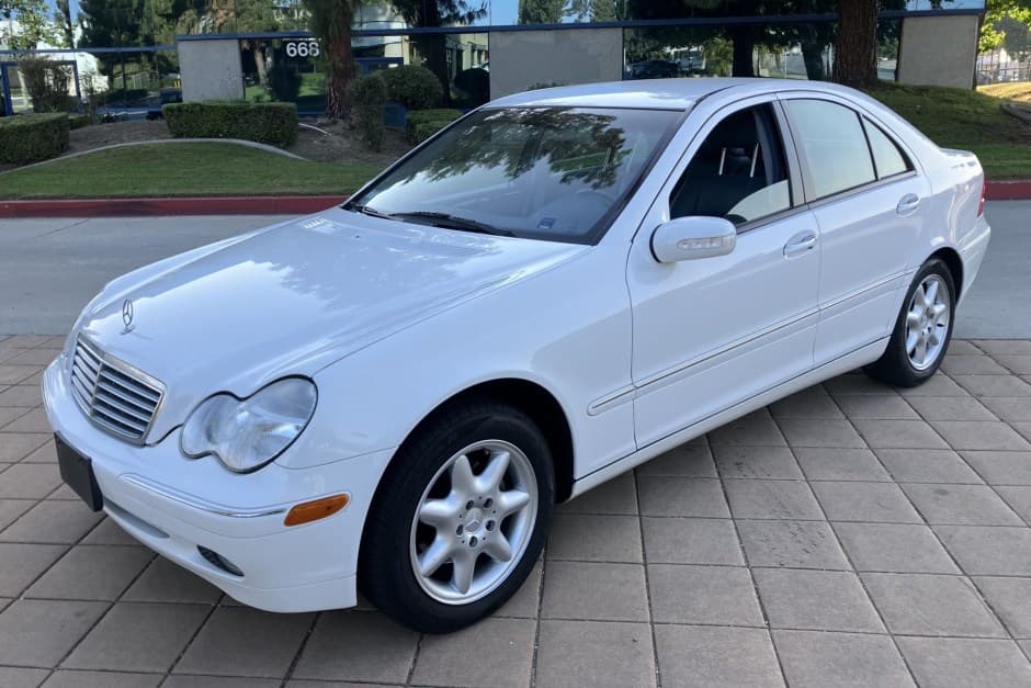 2001 Mercedes-Benz W203 C-Class sold for $6,000