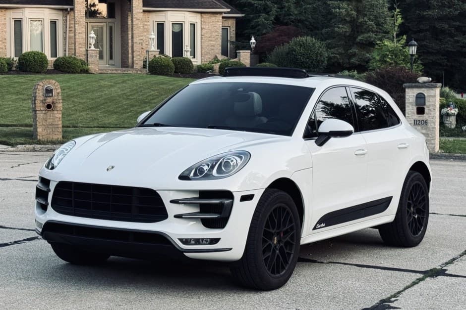 2016 Porsche Macan sold for $38,250