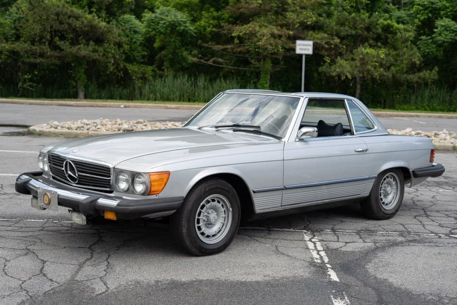 1975 Mercedes-Benz R107 SL sold for $7,975