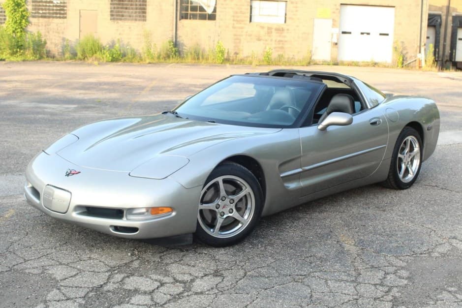 2000 Chevrolet Corvette C5 sold for $15,000
