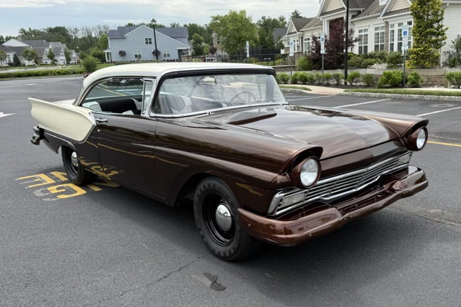 1957 Ford Fairlane sold for $16,200