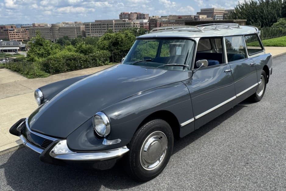 1967 Citroen DS sold for $63,551