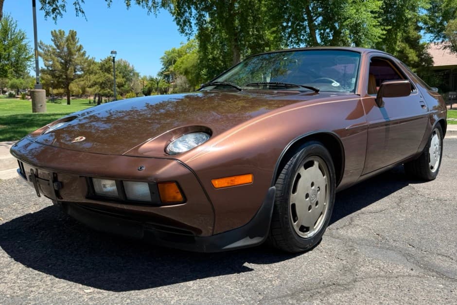 1985 Porsche 928 sold for $26,500