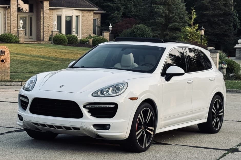 2014 Porsche 958 Cayenne (2011-2018) sold for $42,750