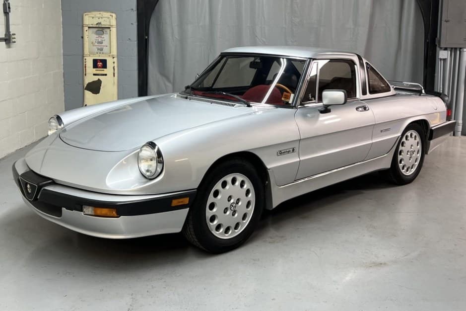 1987 Alfa Romeo 105/115 Spider Series 3 sold for $14,000