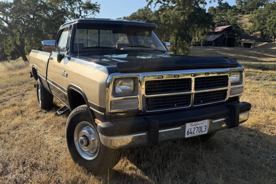 1992 Dodge Ram (1981-1993) sold for $30,875