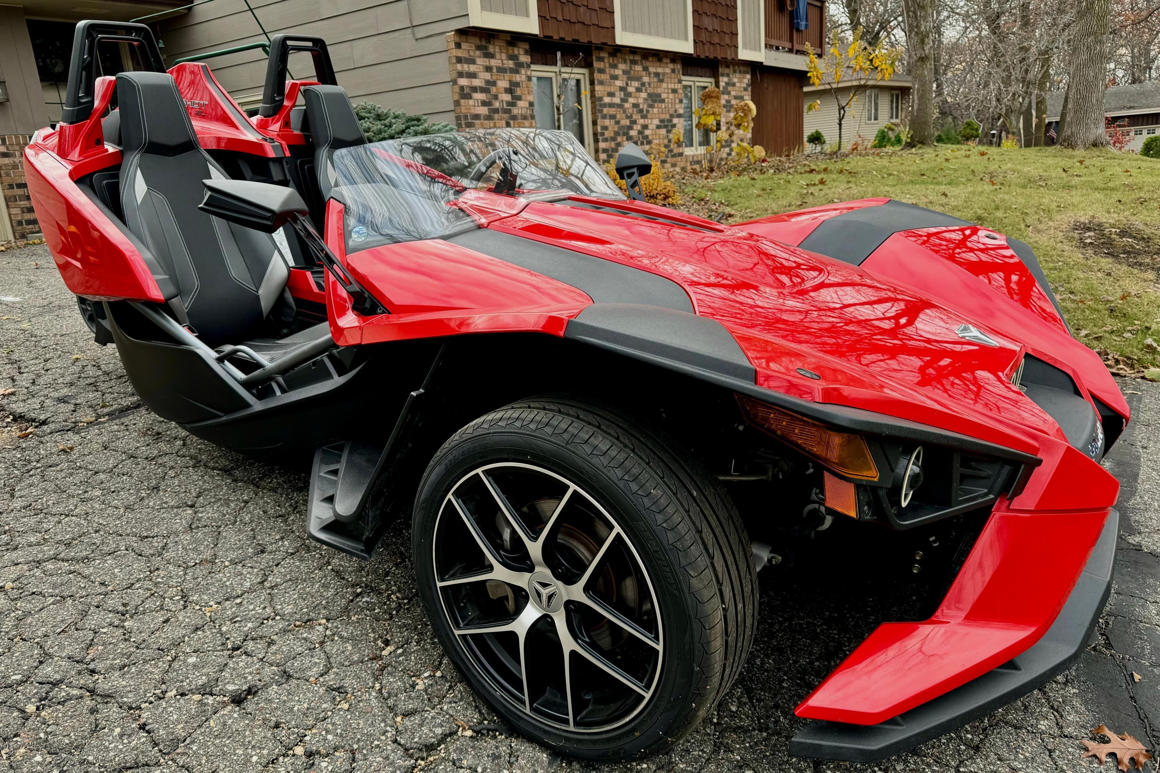 2015 Polaris Slingshot sold for $9,588