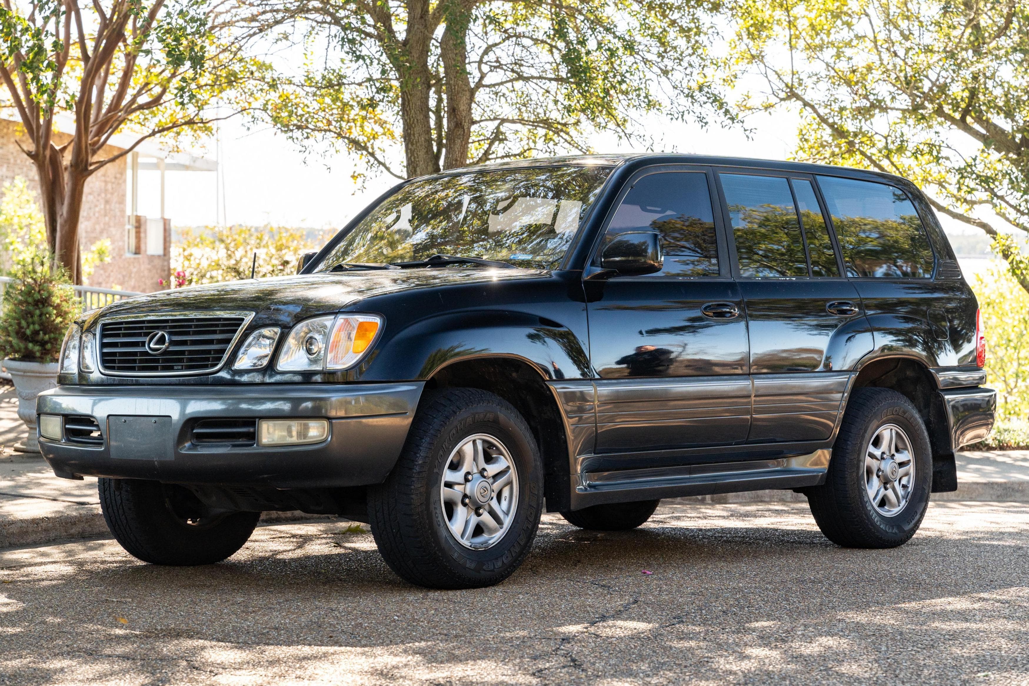 1998 Lexus LX sold for $11,050
