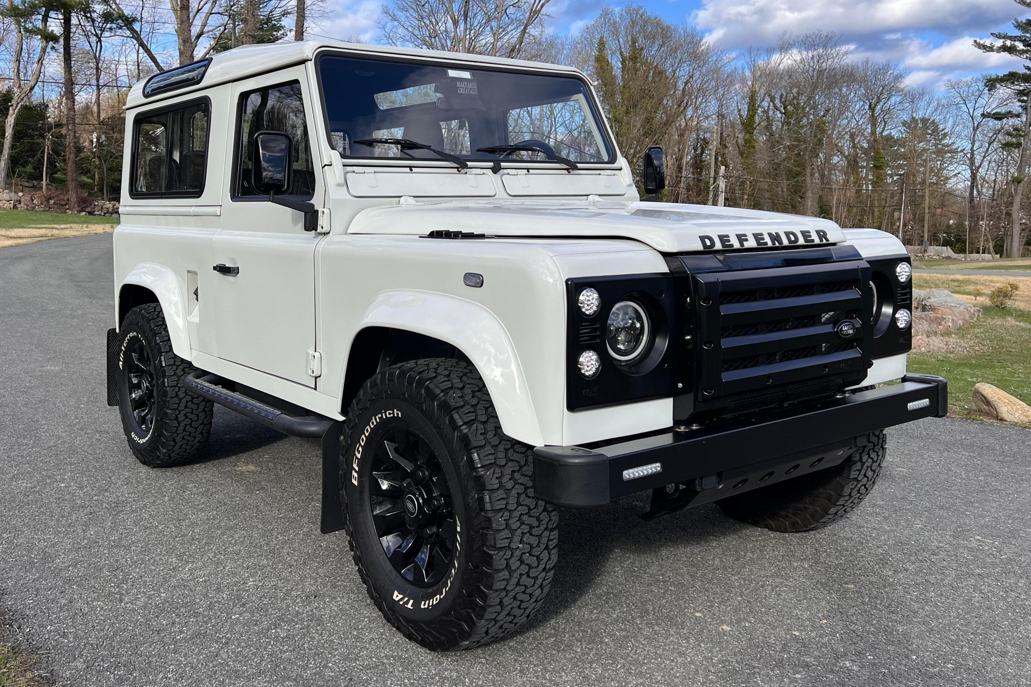 1992 Land Rover Defender sold for $48,000