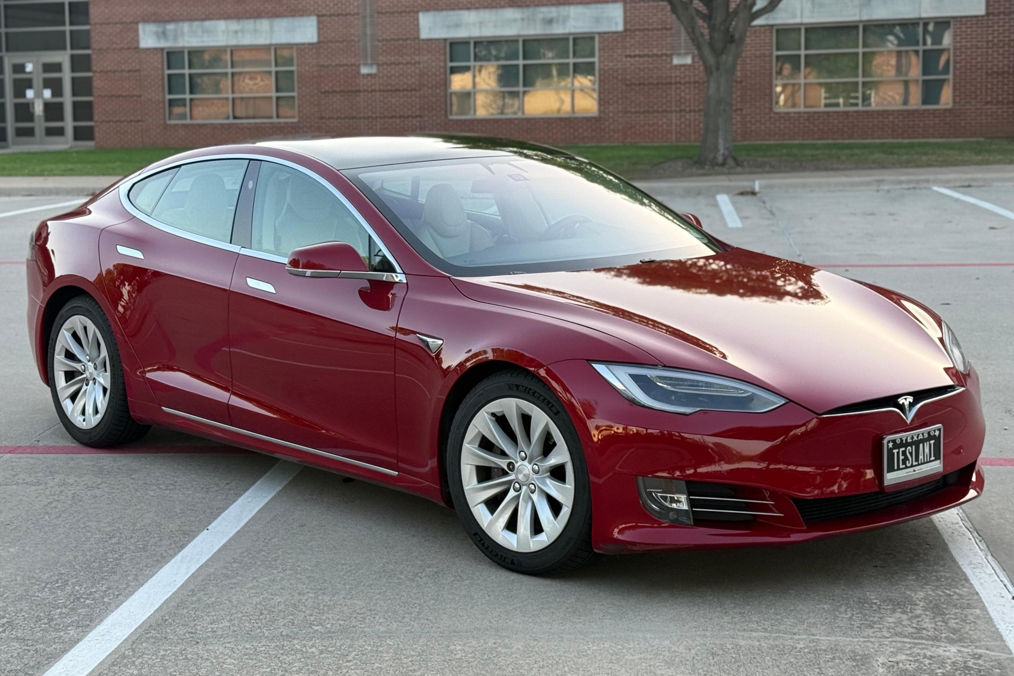 2017 Tesla Model S sold for $18,250
