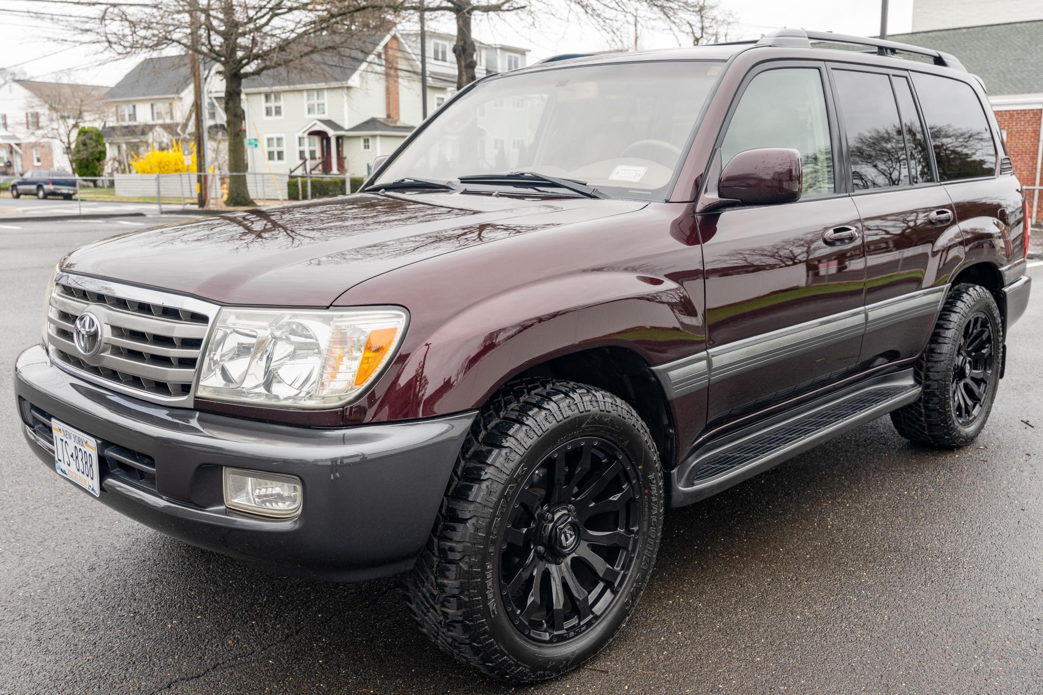 2006 Toyota Land Cruiser sold for $31,750