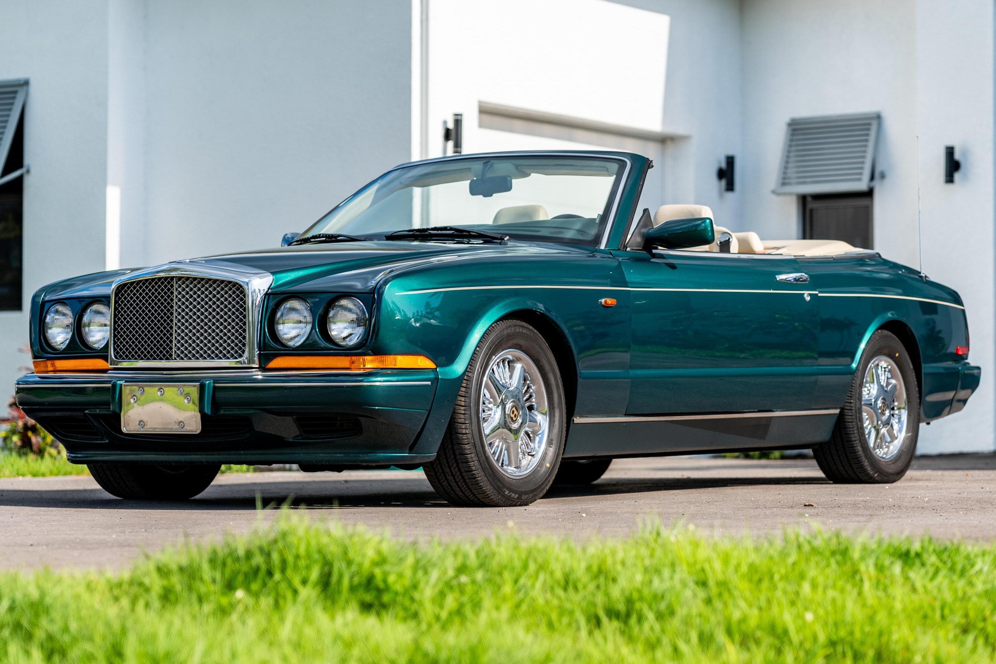 1996 Bentley Azure sold for $25,550