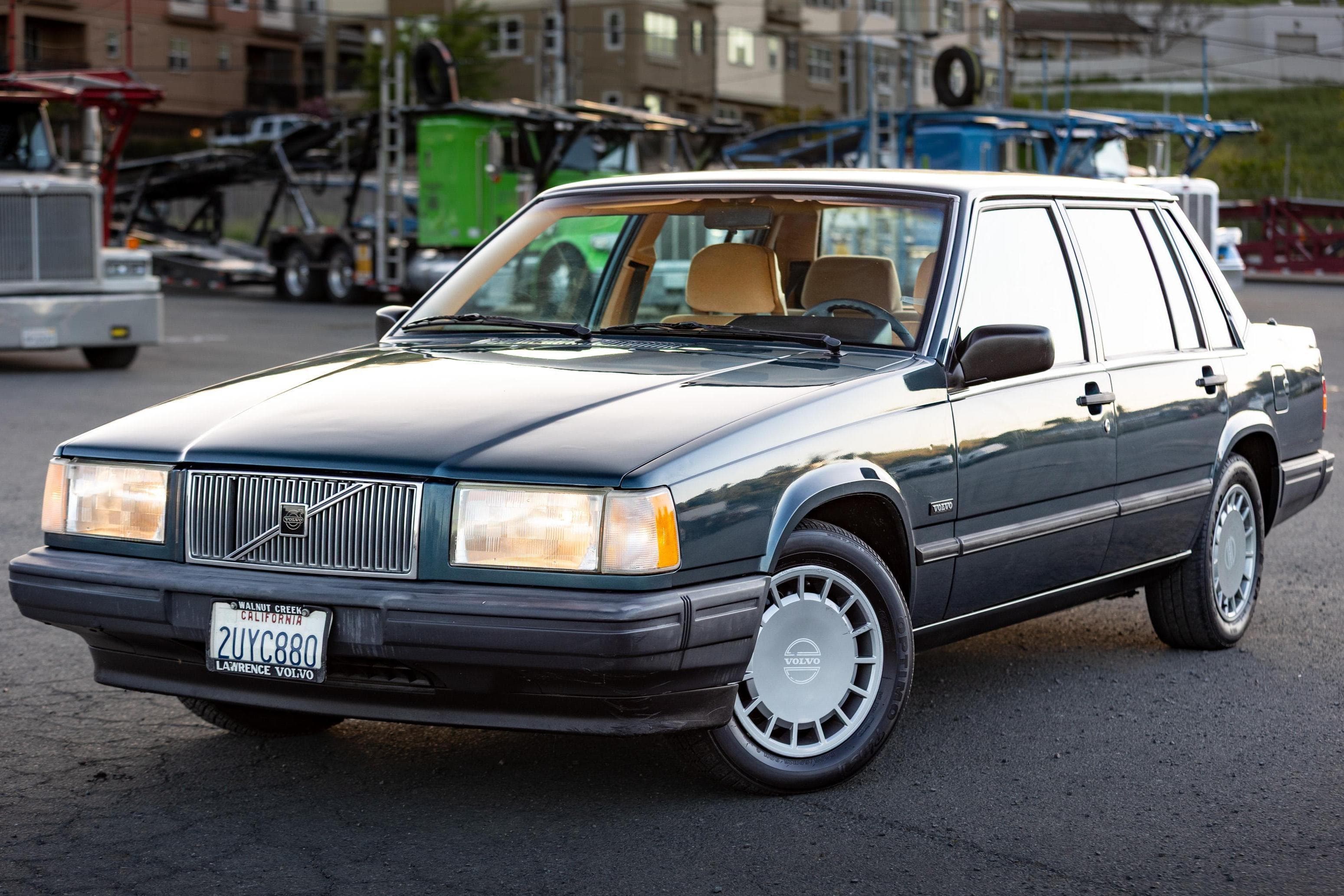 1990 Volvo 740 sold for $5,000