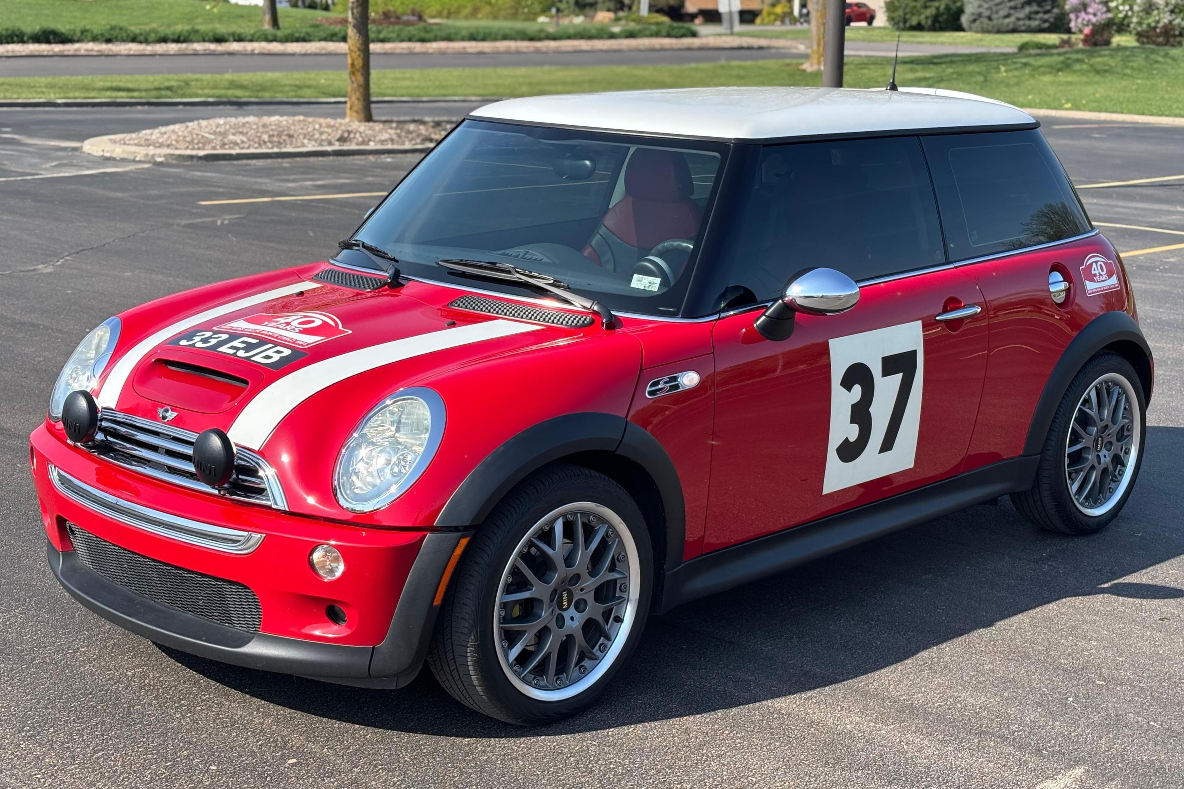 2004 MINI Cooper sold for $8,000