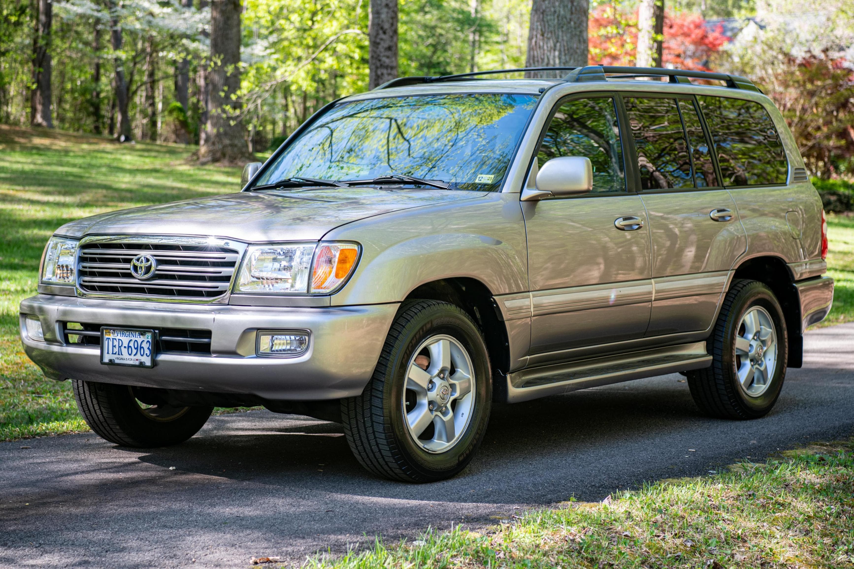 2004 Toyota Land Cruiser sold for $13,200