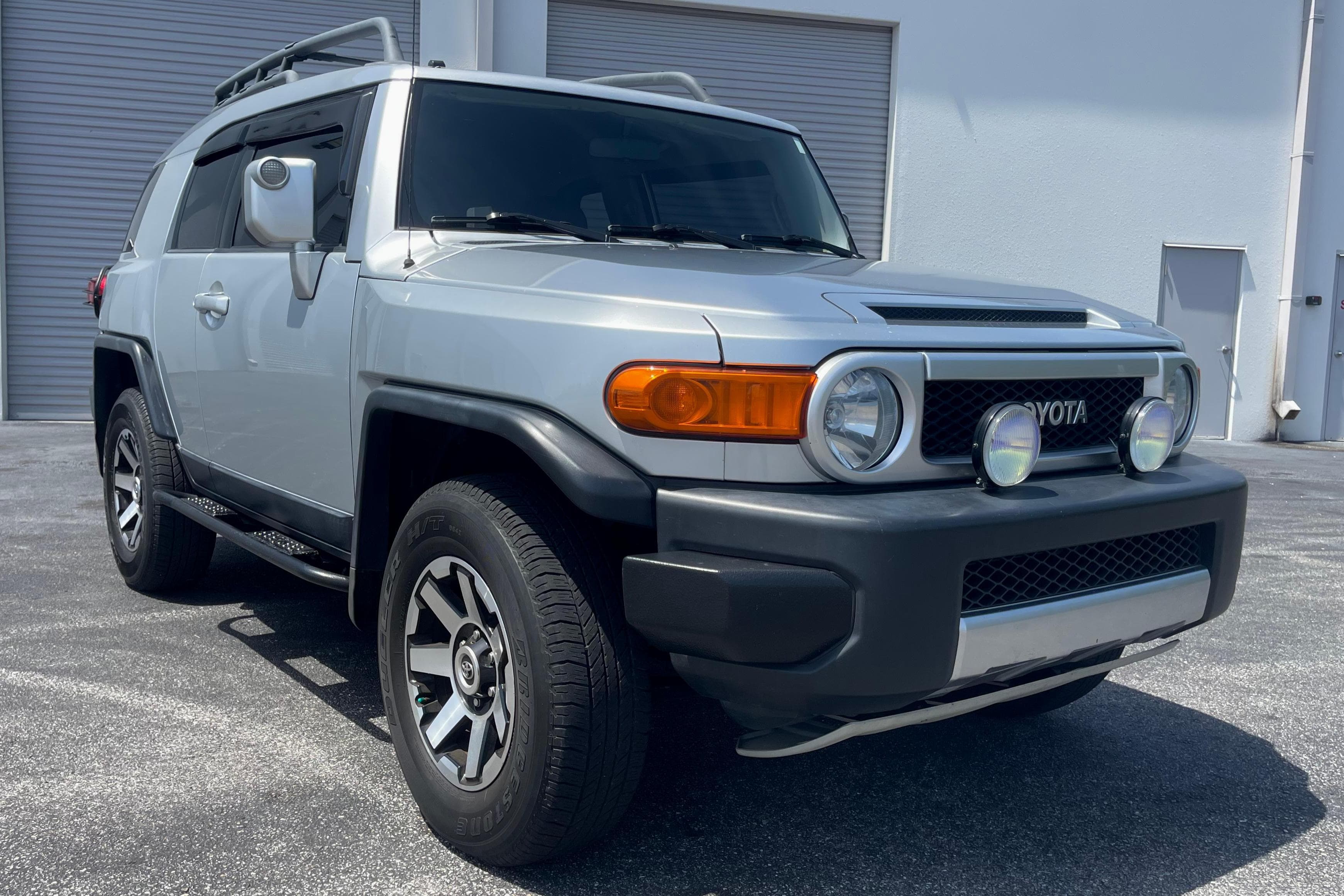 2007 Toyota FJ Cruiser sold for $15,000