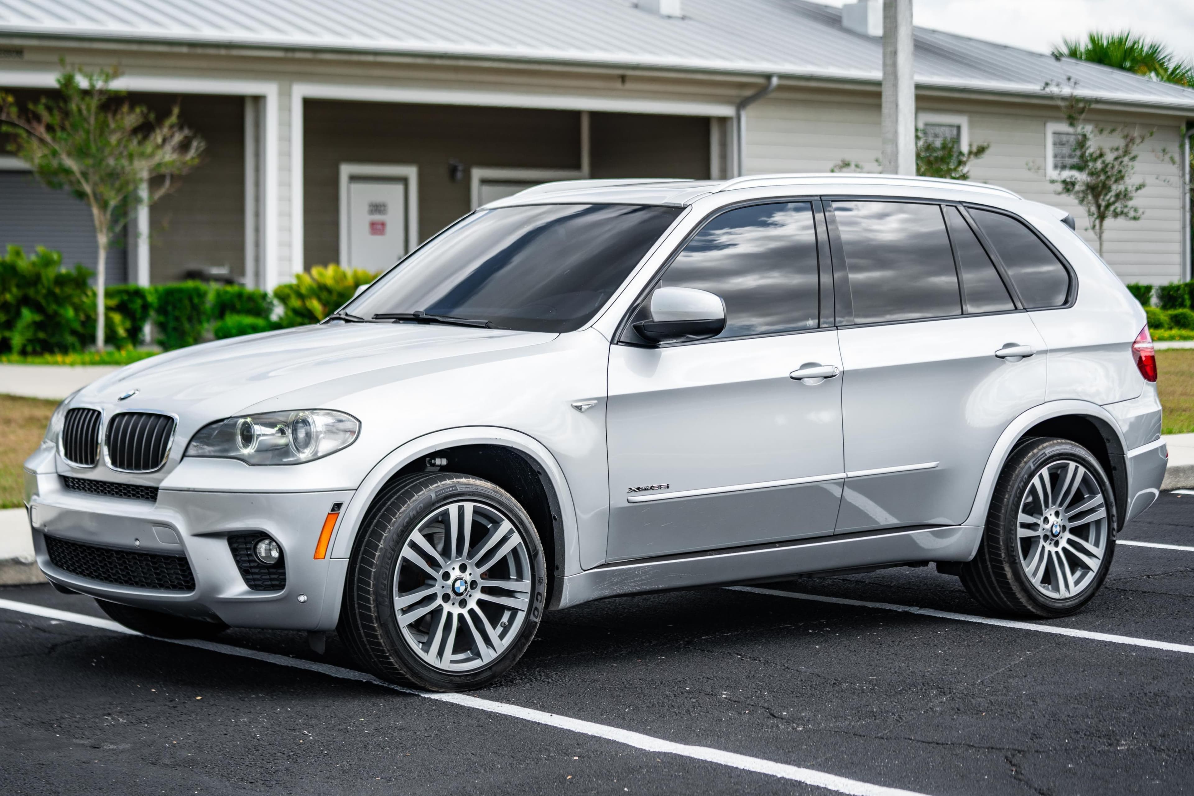 2013 BMW X5 sold for $9,300