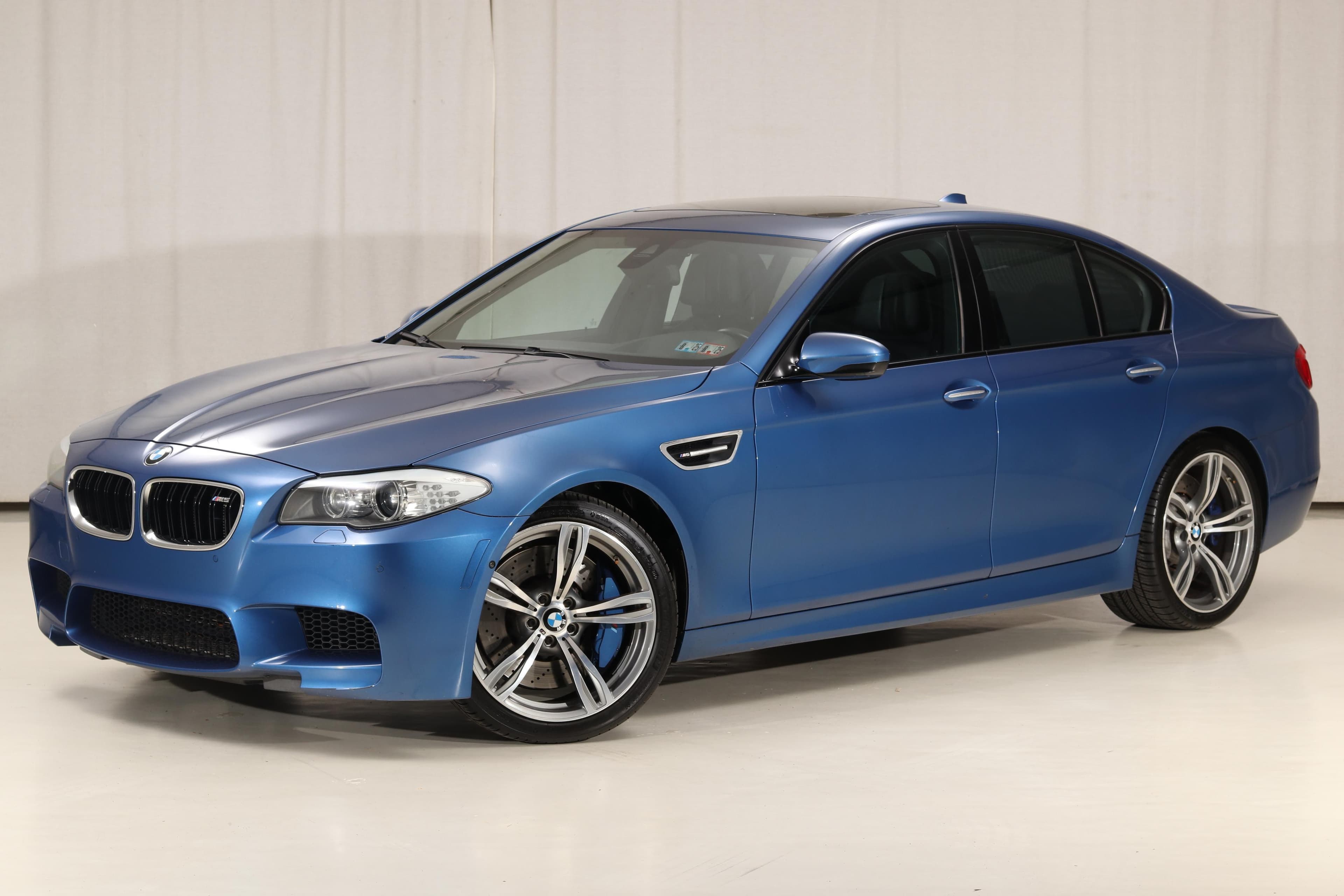 2013 BMW F10 M5 sold for $26,500