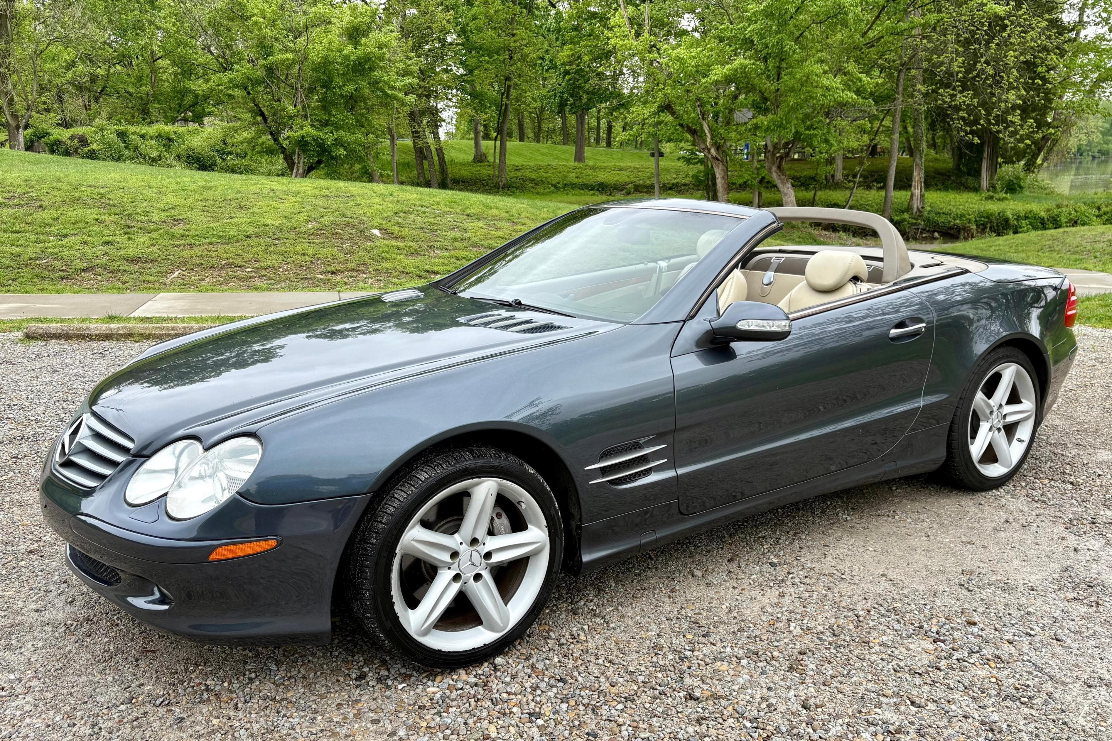 2003 Mercedes-Benz R230 SL sold for $7,150