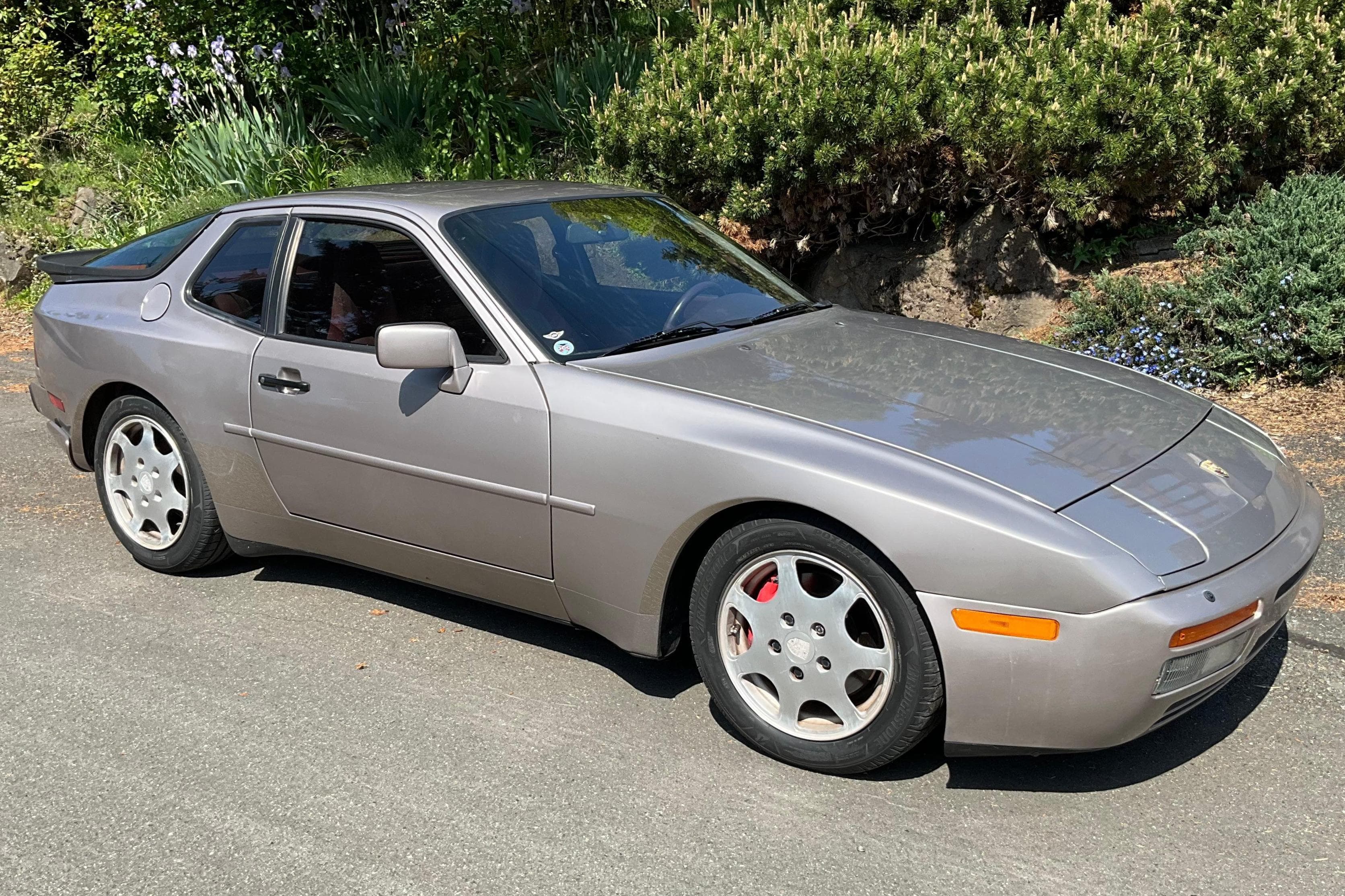 1988 Porsche 944 sold for $23,250