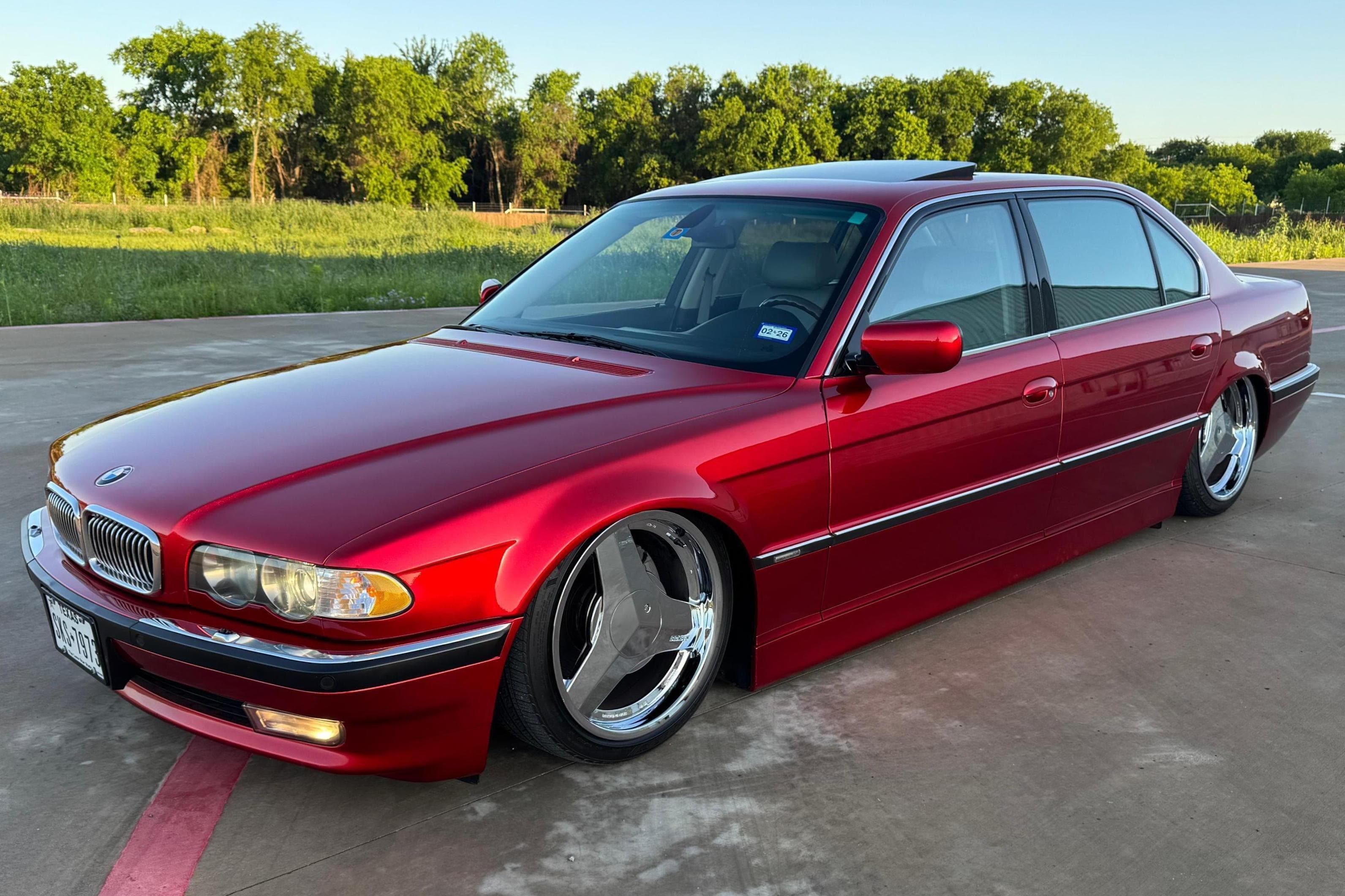 2001 BMW 7 Series sold for $7,700