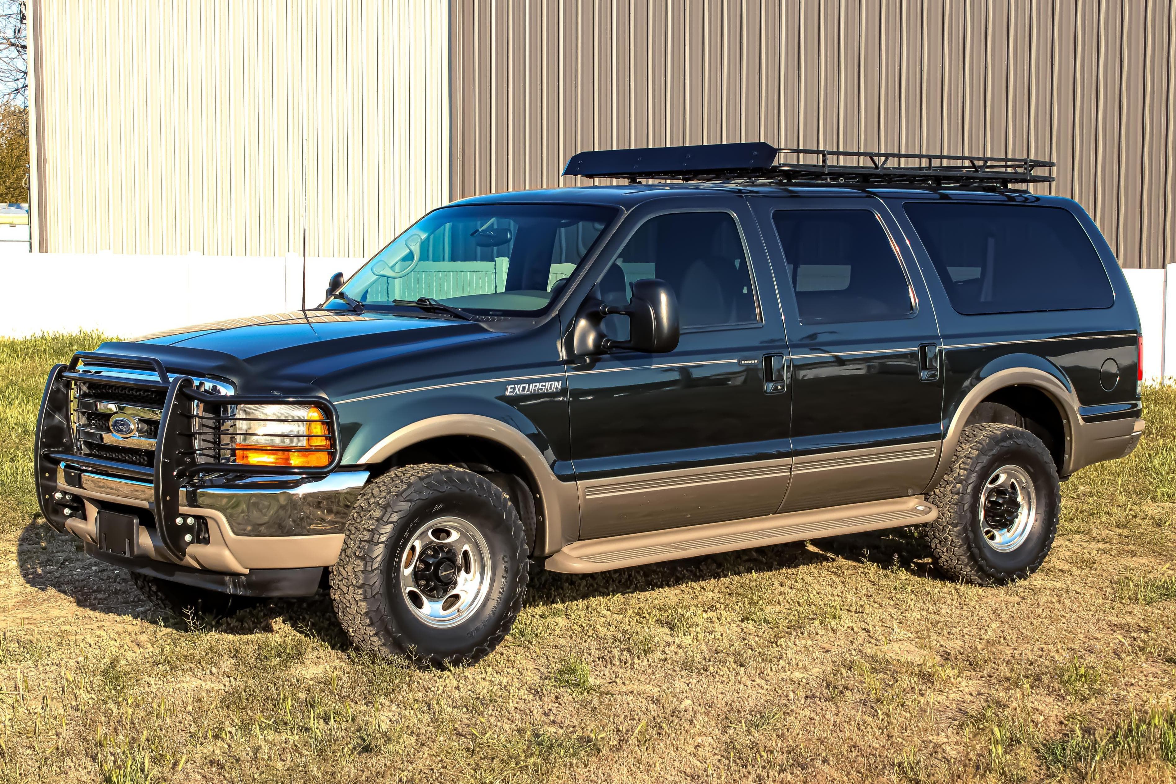 2000 Ford Excursion sold for $9,300