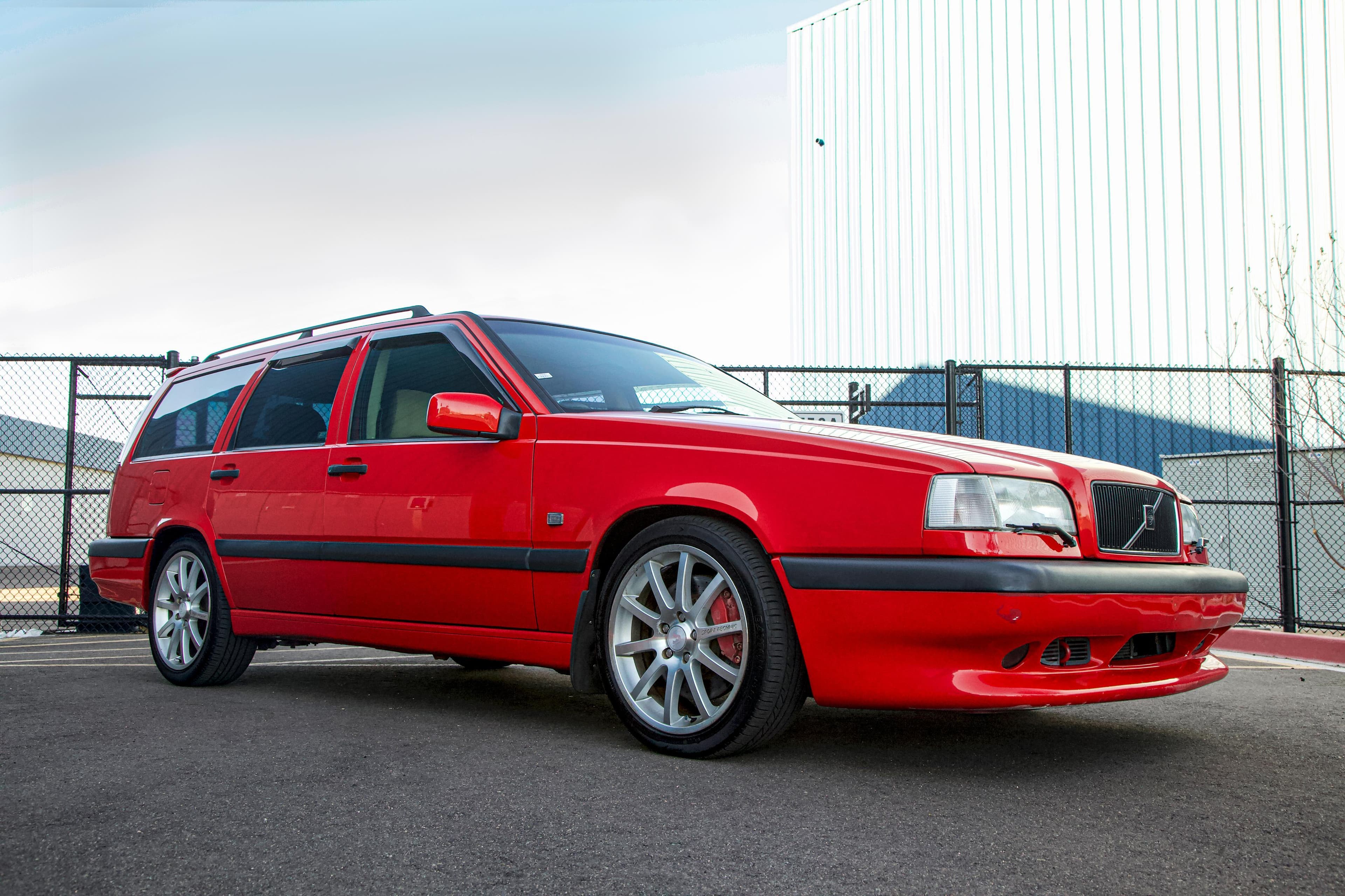 1996 Volvo 850 sold for $10,500