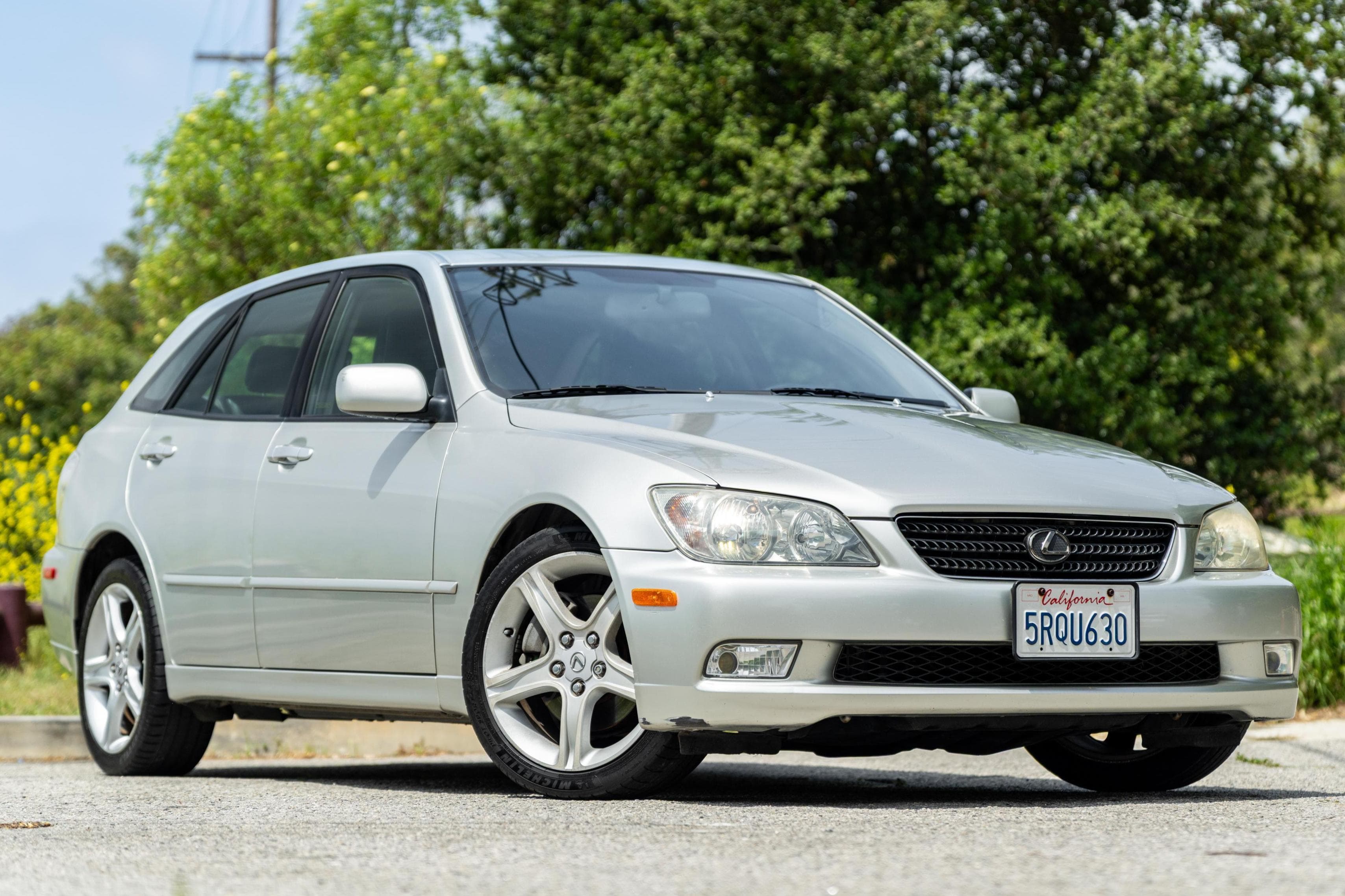 2003 Lexus IS sold for $8,900