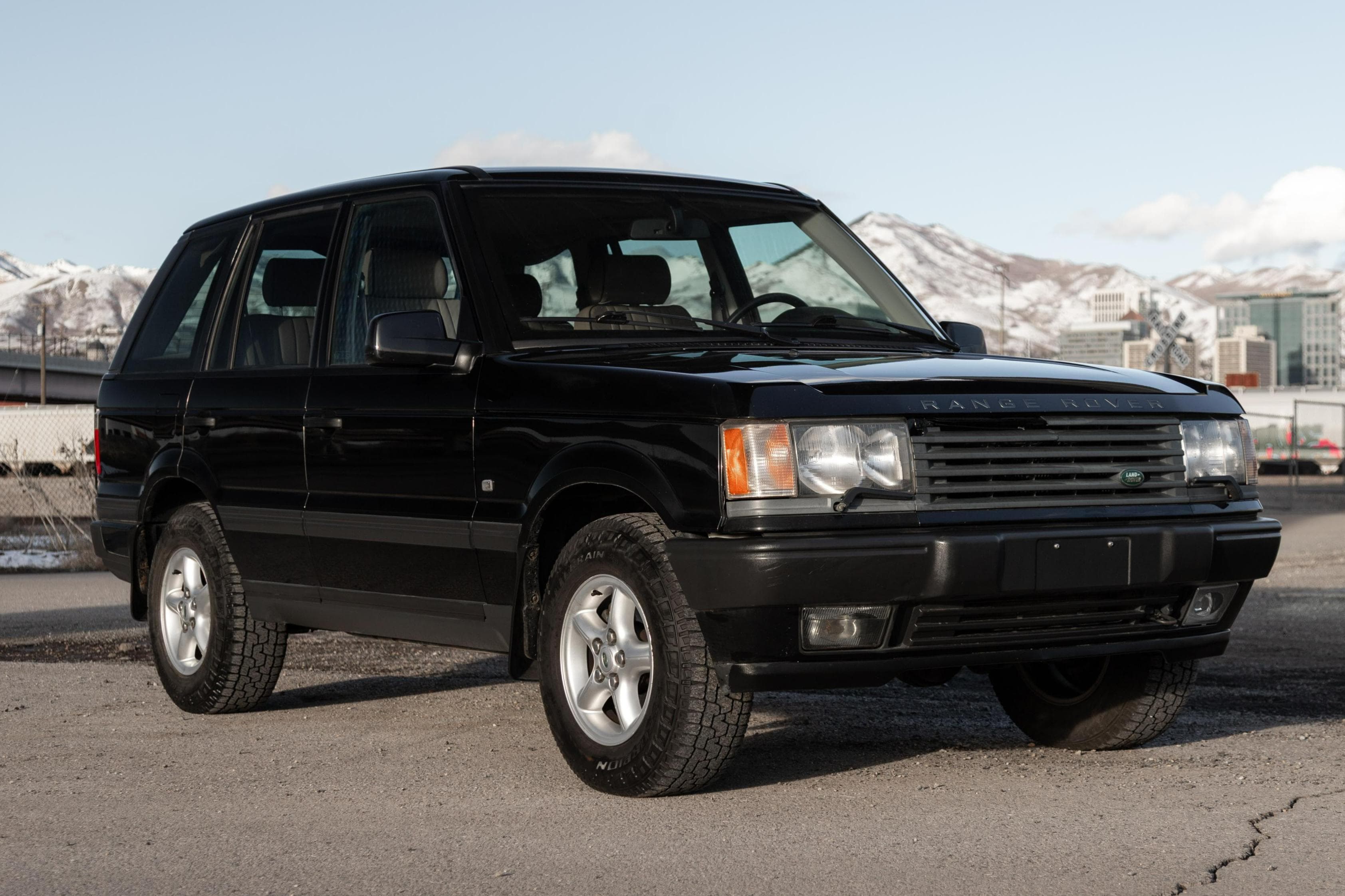 2001 Land Rover Range Rover sold for $7,775