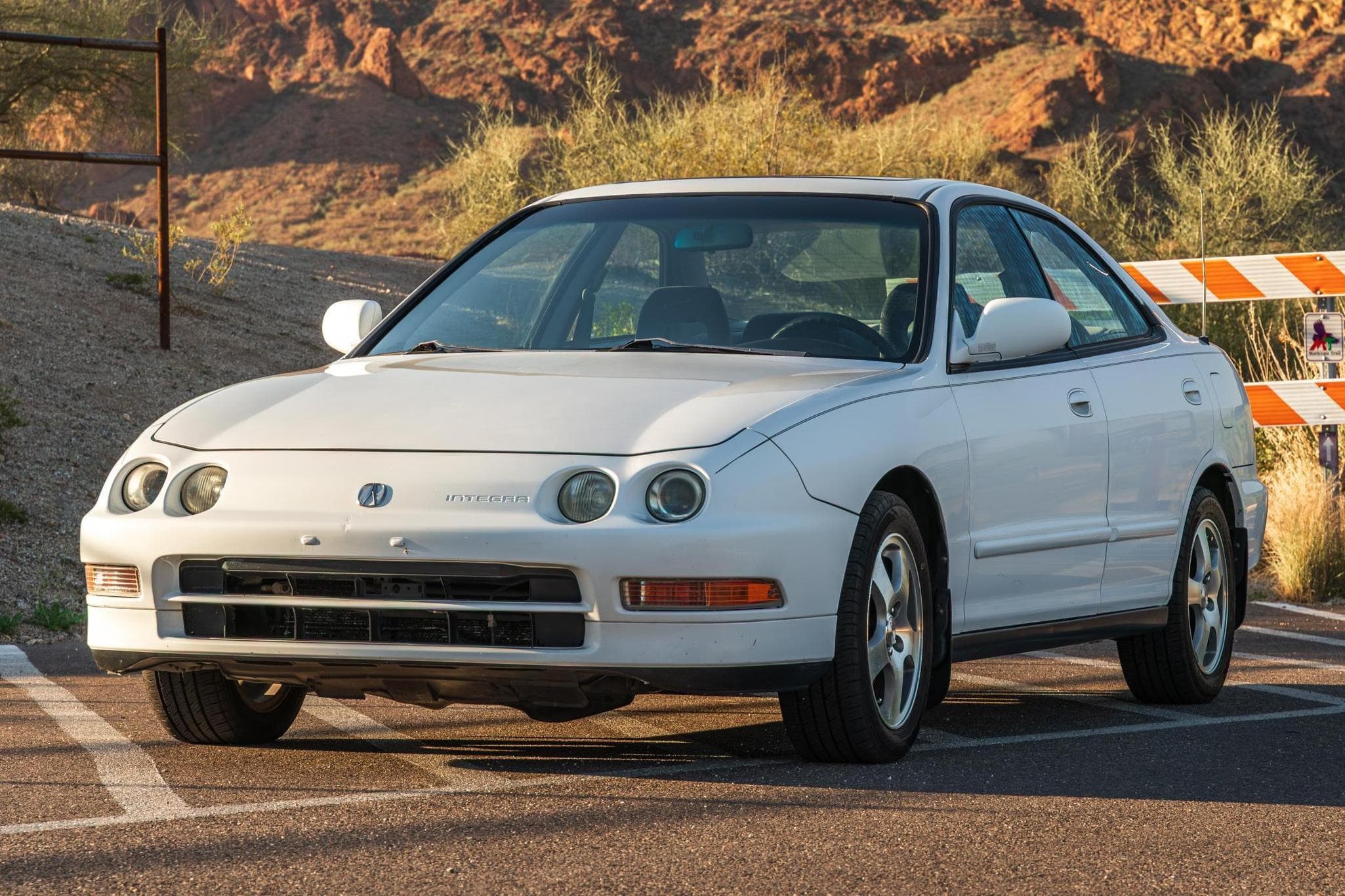 1994 Acura Integra sold for $9,100