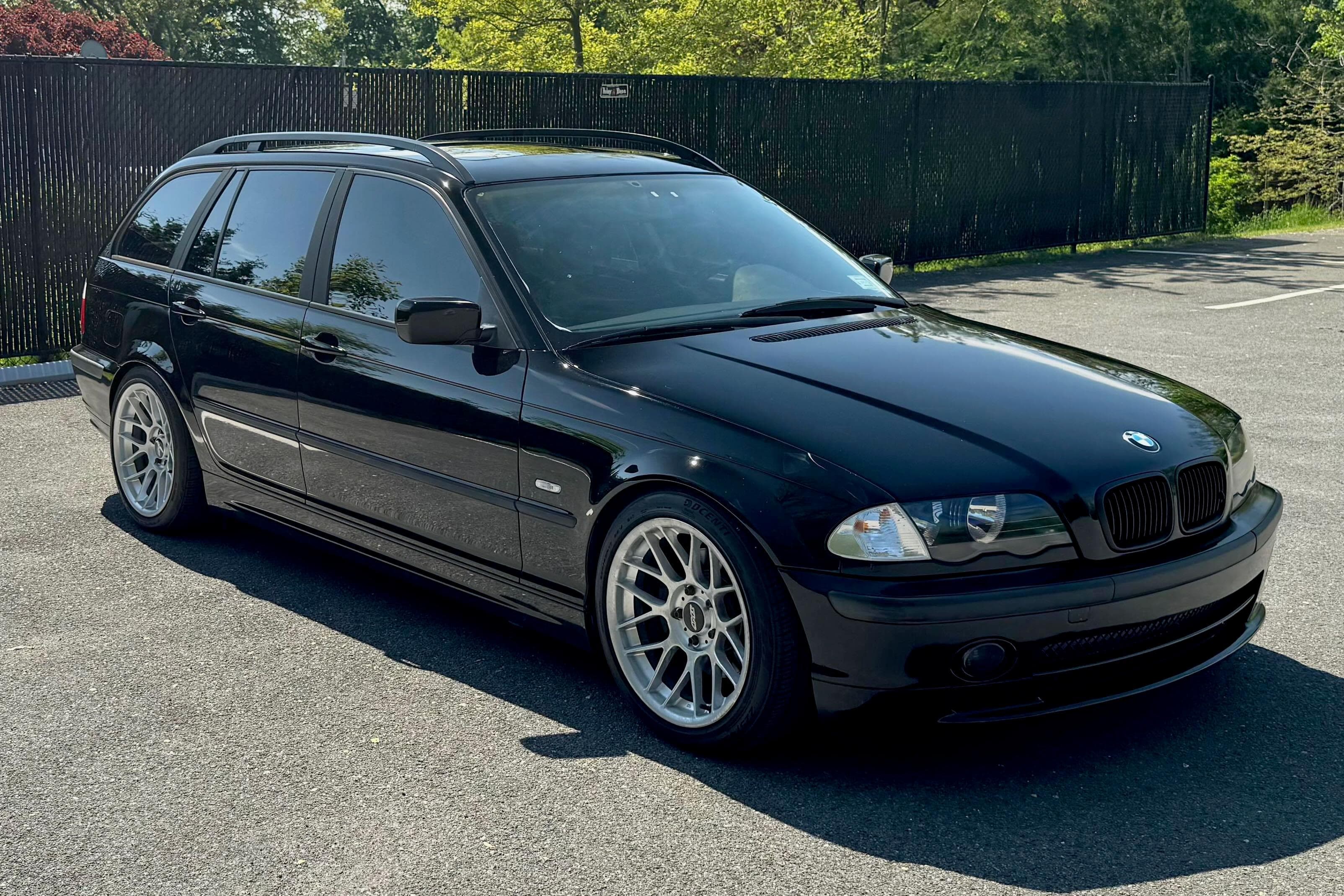 2000 BMW 3 Series sold for $5,246