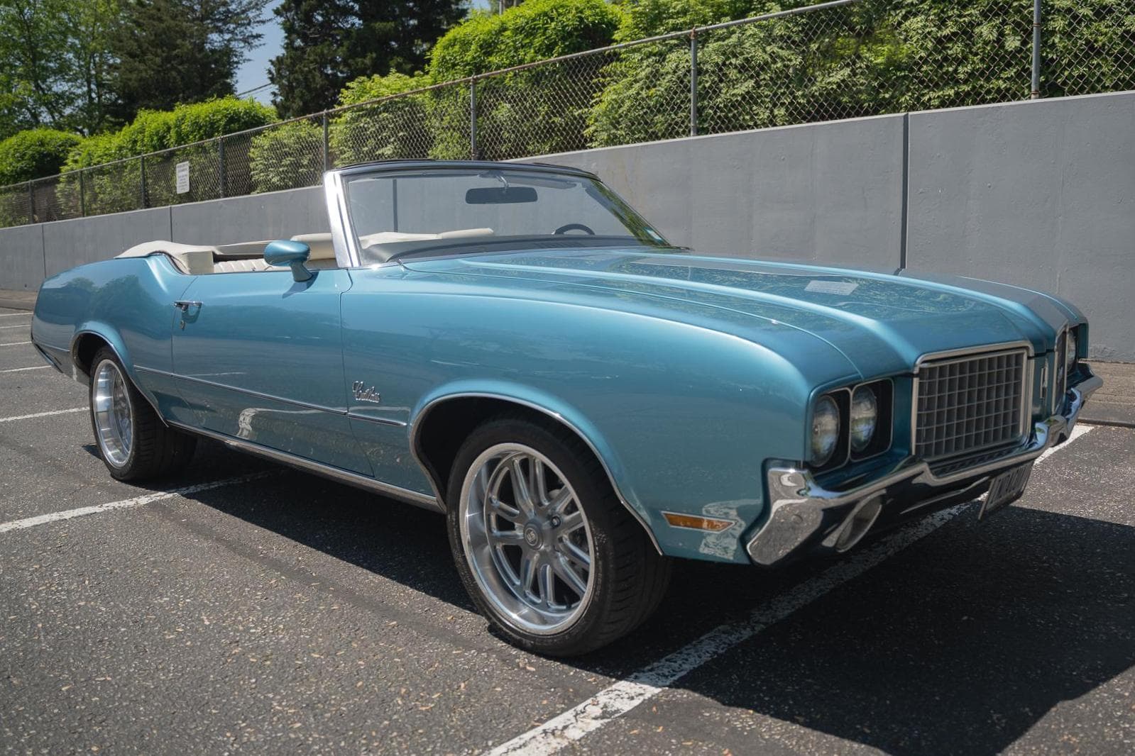 1972 Oldsmobile Cutlass Supreme sold for $30,000