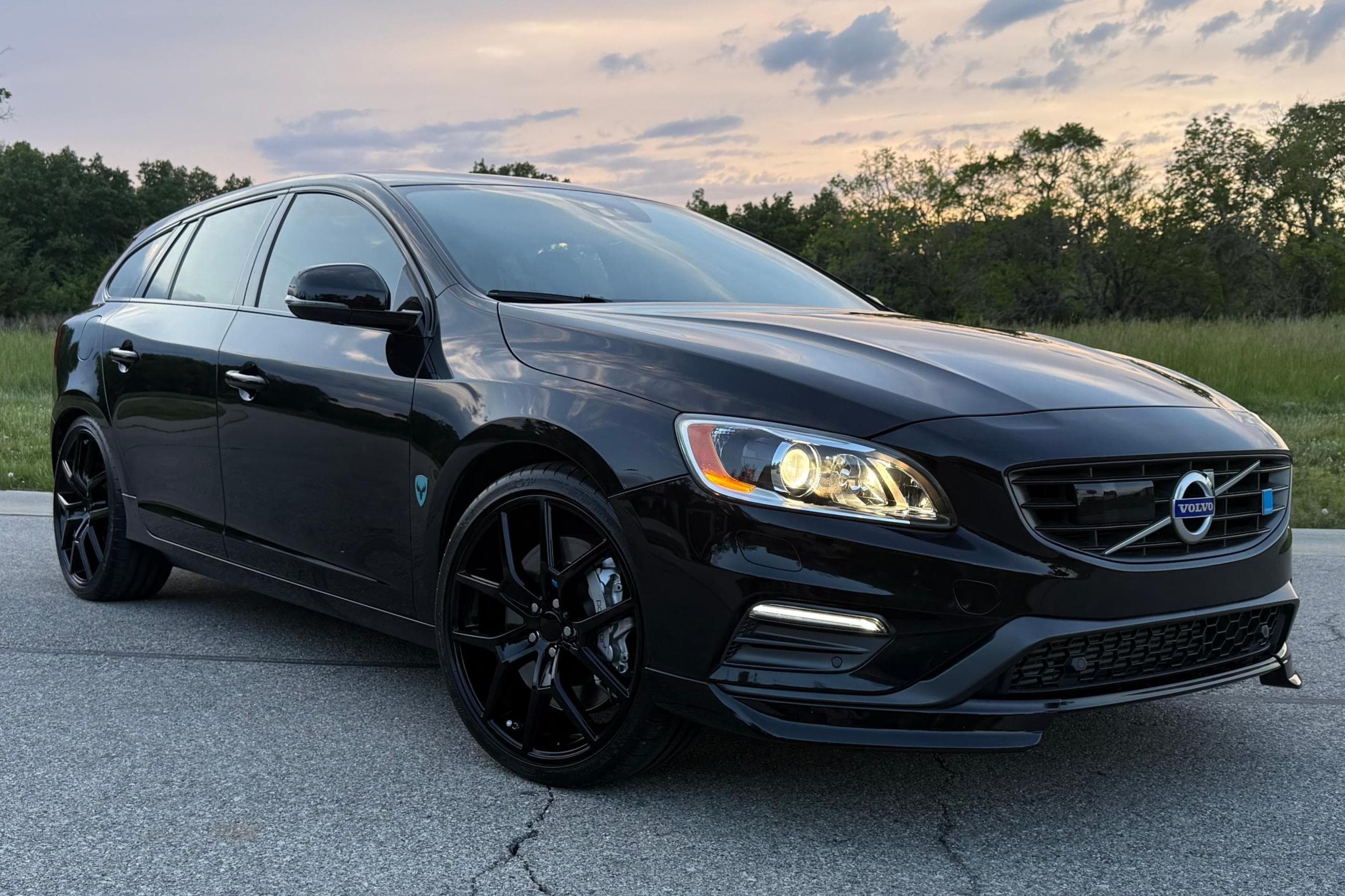 2015 Volvo V60 sold for $27,501