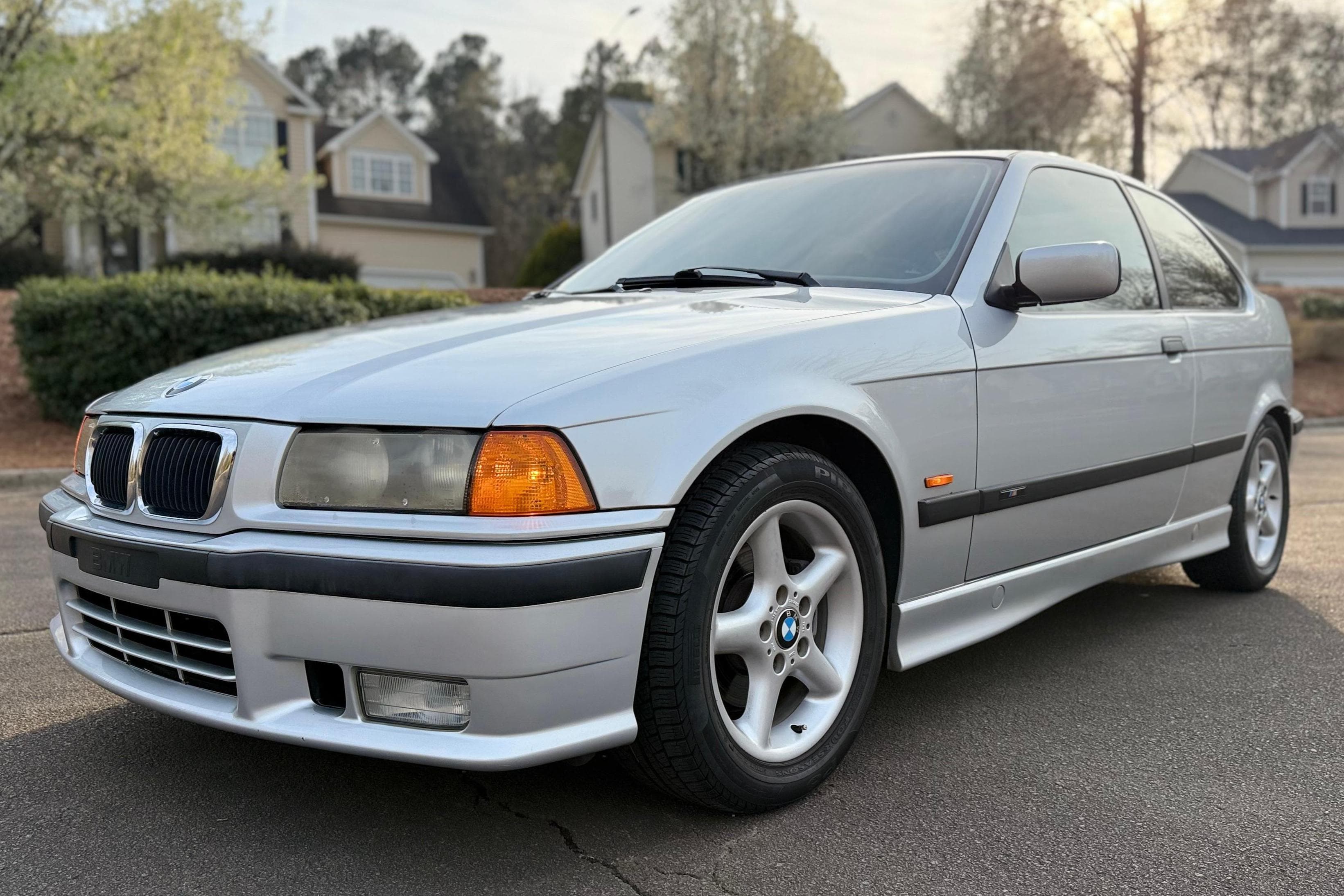 1999 BMW 3 Series sold for $10,110