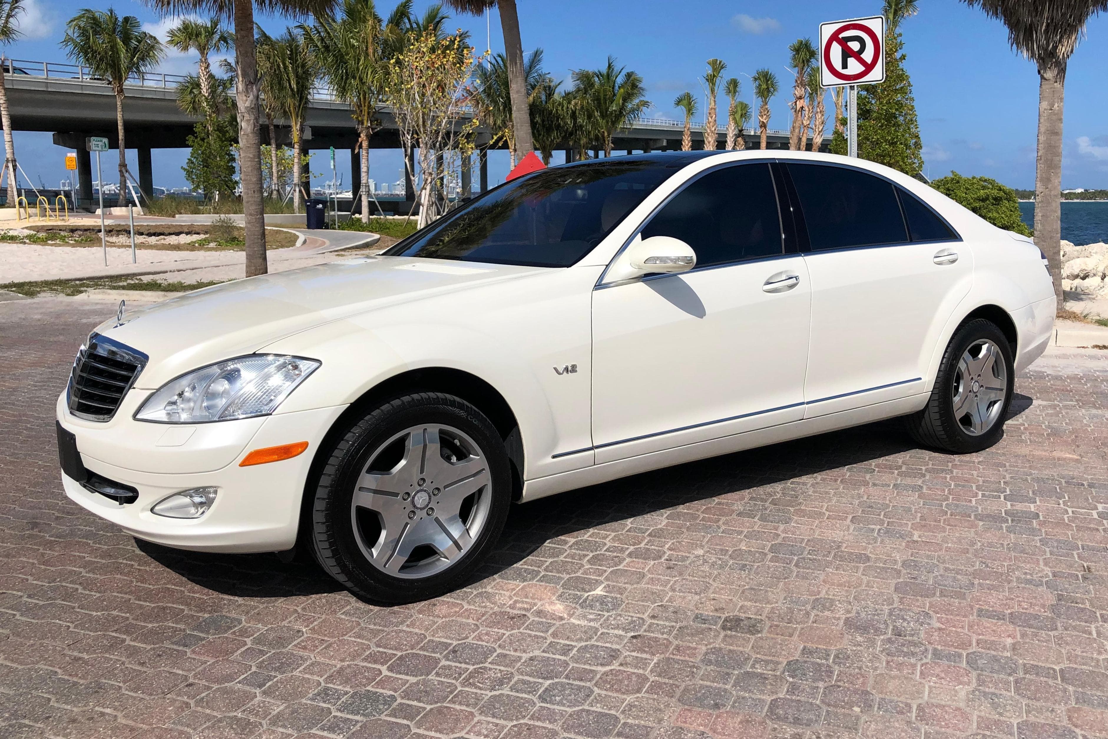 2009 Mercedes-Benz S-Class sold for $14,747