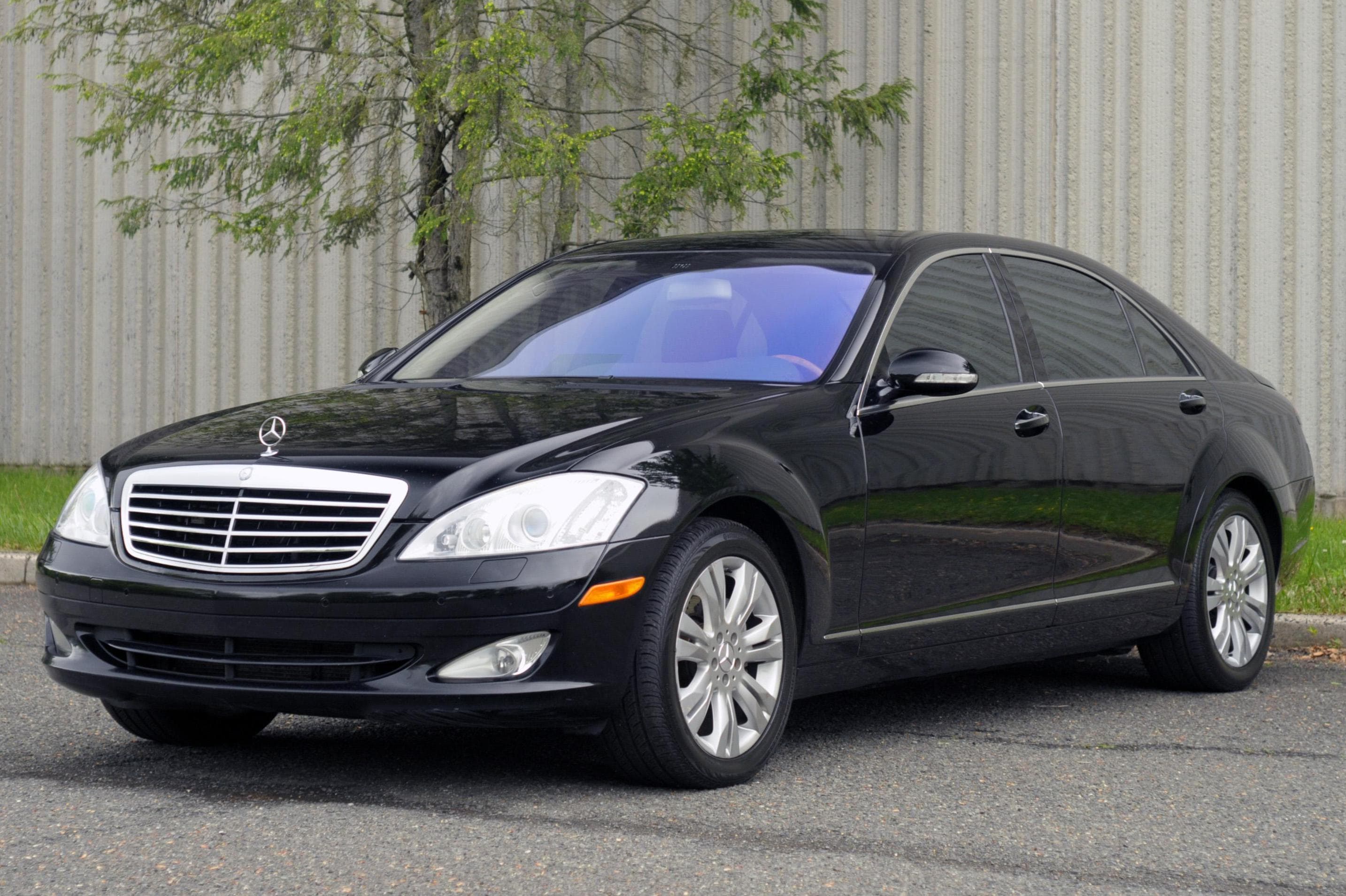 2009 Mercedes-Benz S-Class sold for $8,200