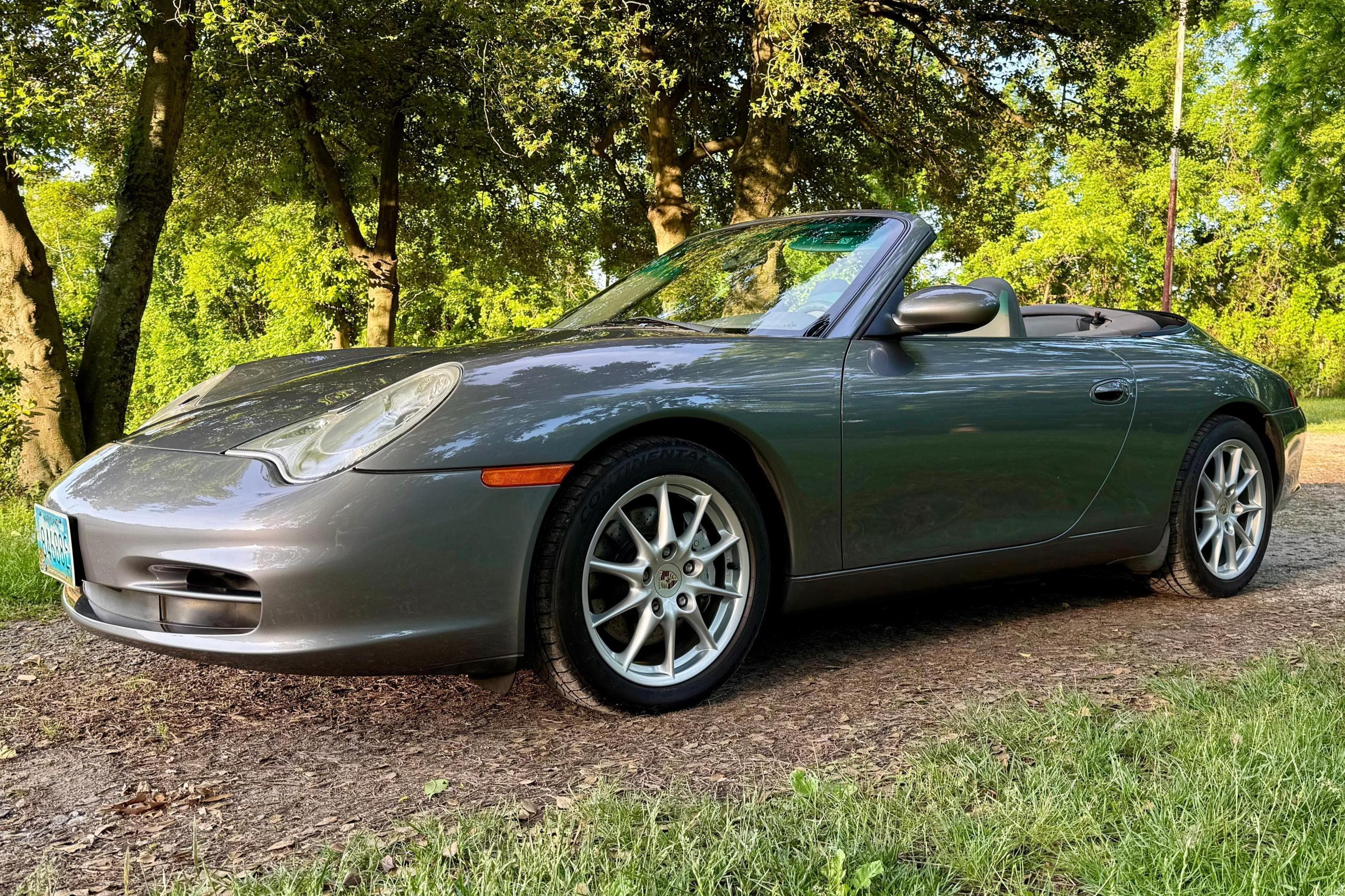 2002 Porsche 996 911 sold for $31,550