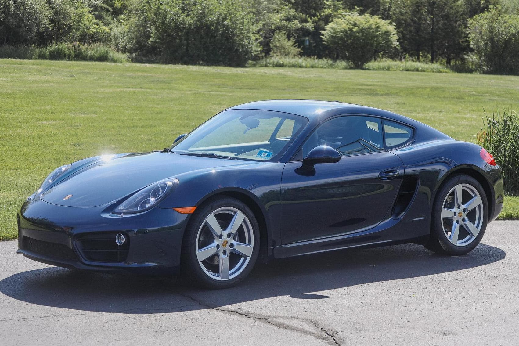 2016 Porsche 981 Cayman sold for $34,000
