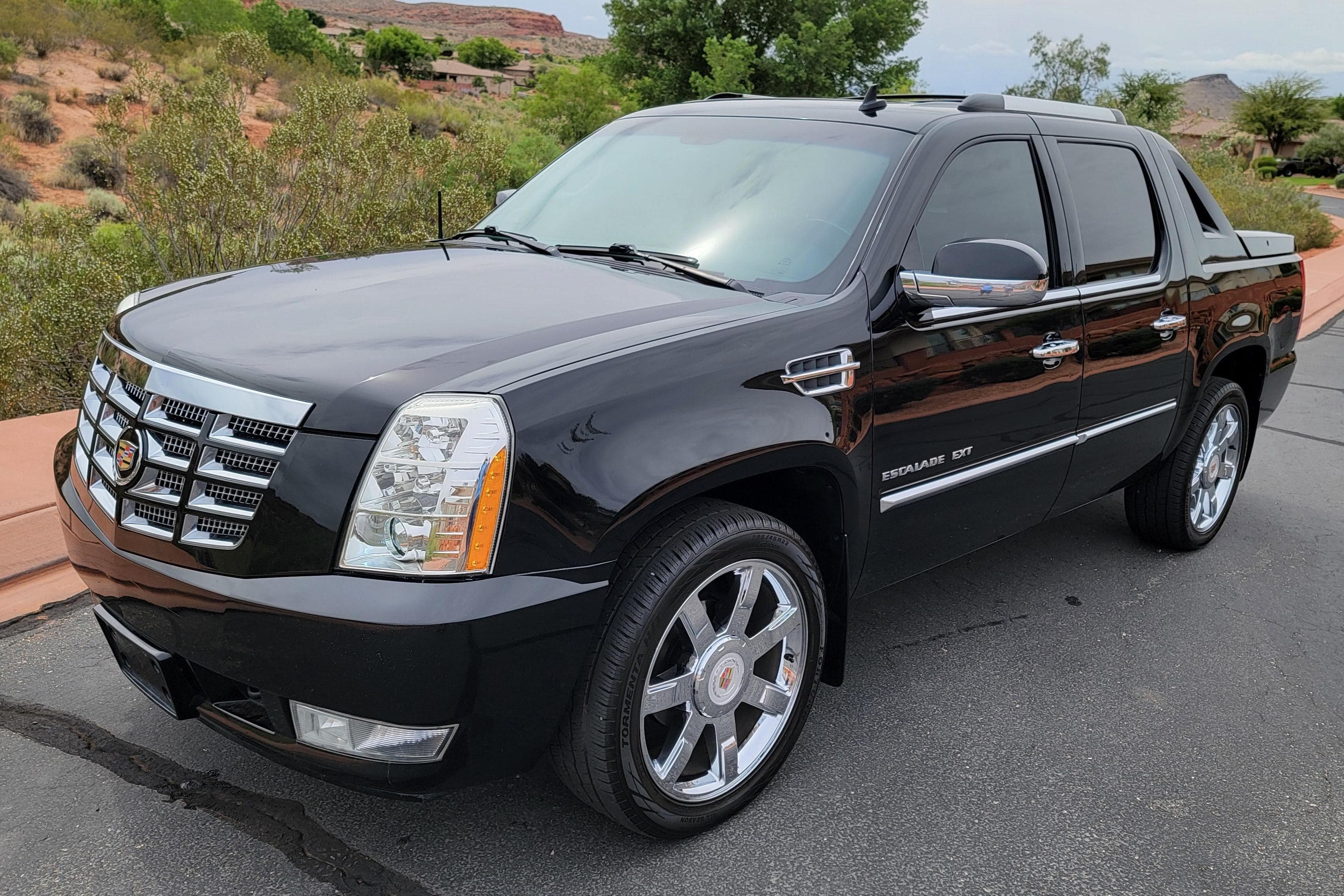 2013 Cadillac Escalade sold for $10,700