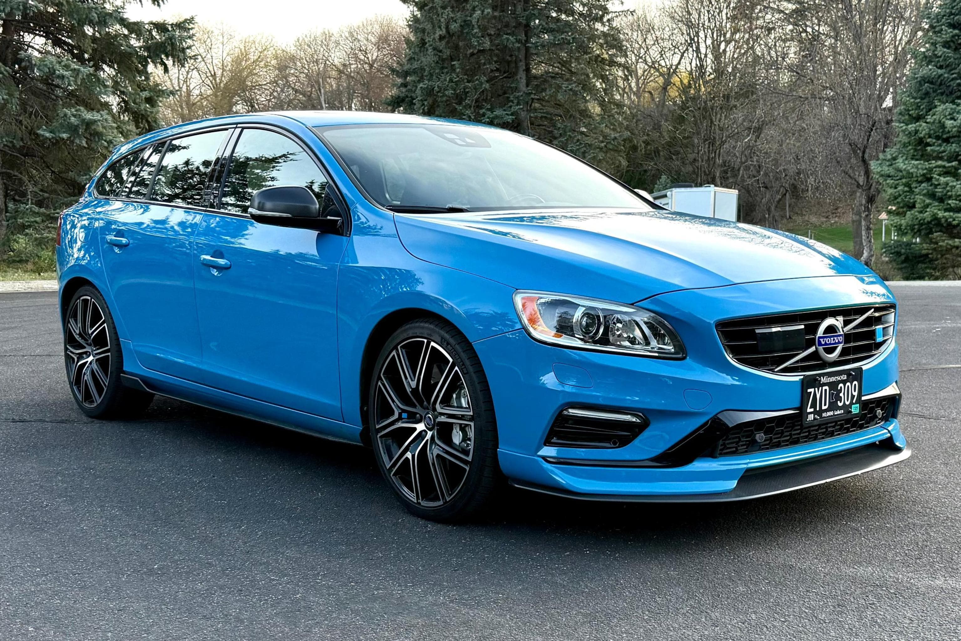 2018 Volvo V60 sold for $24,275