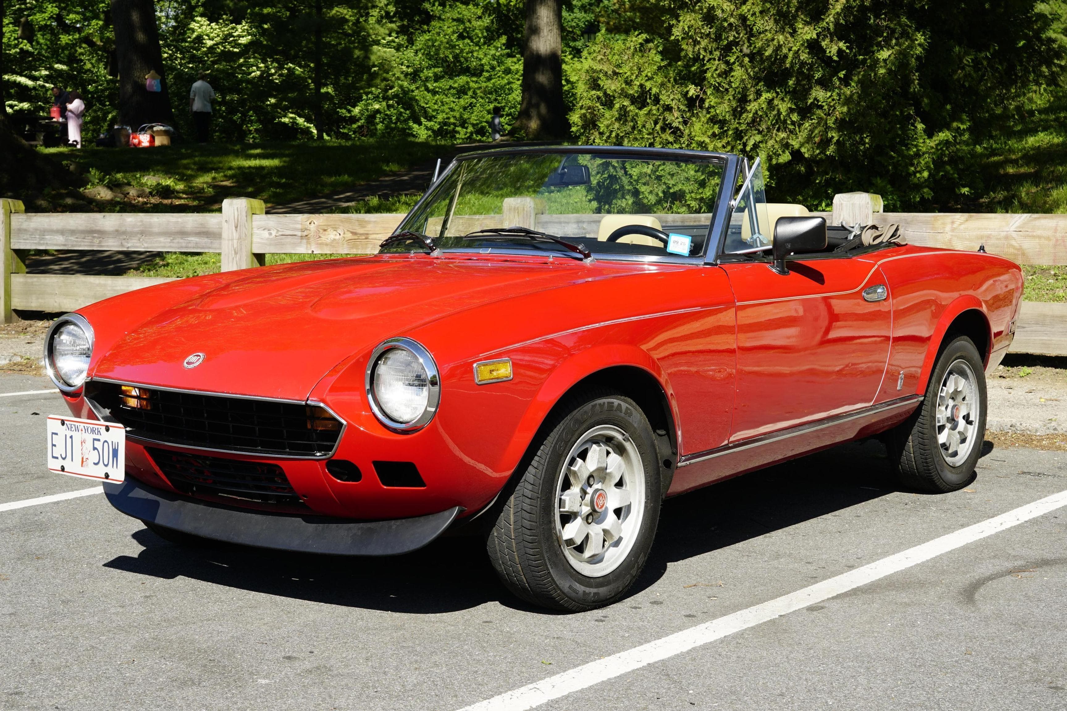 1982 Fiat Spider sold for $6,500