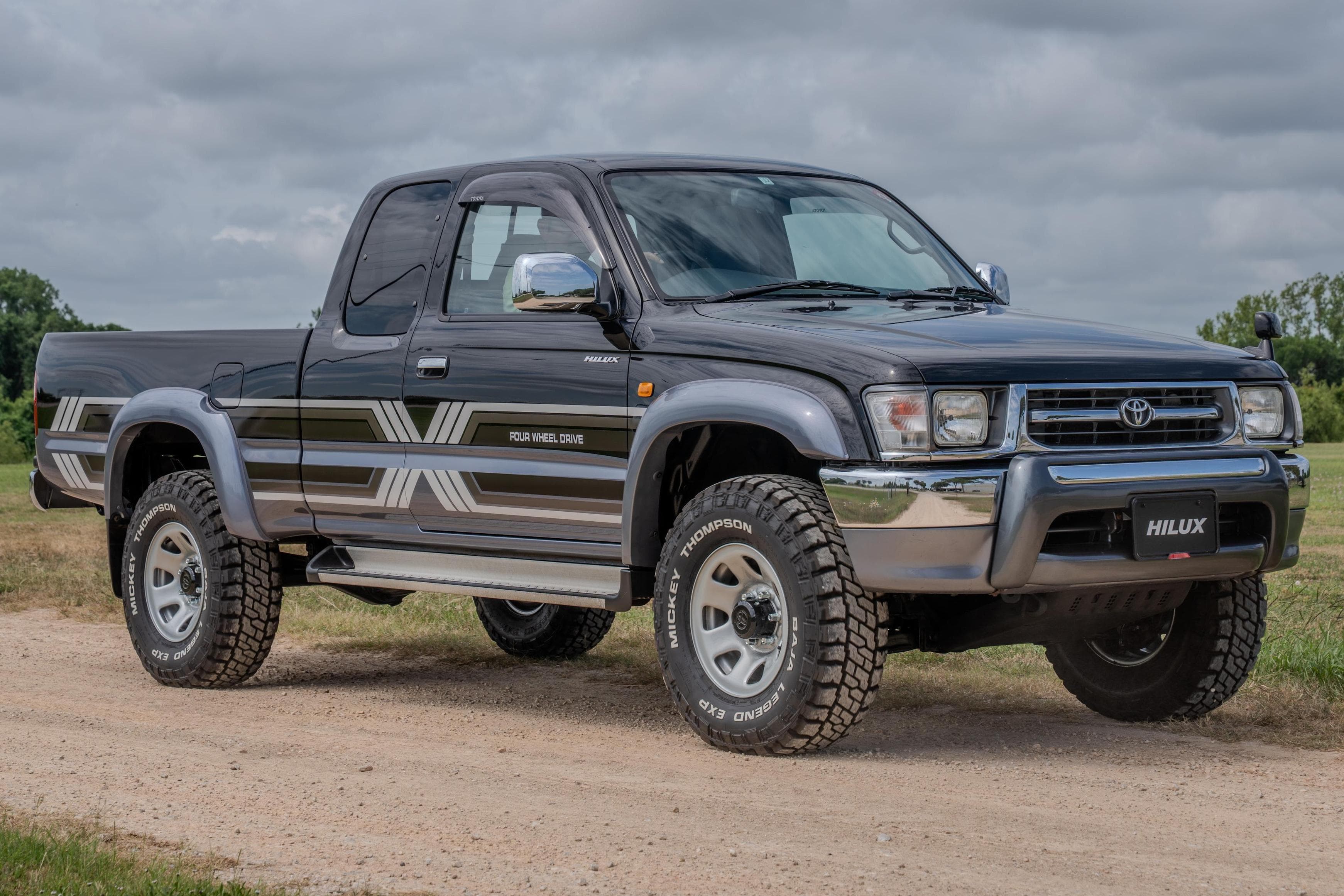 2000 Toyota Hilux sold for $34,000