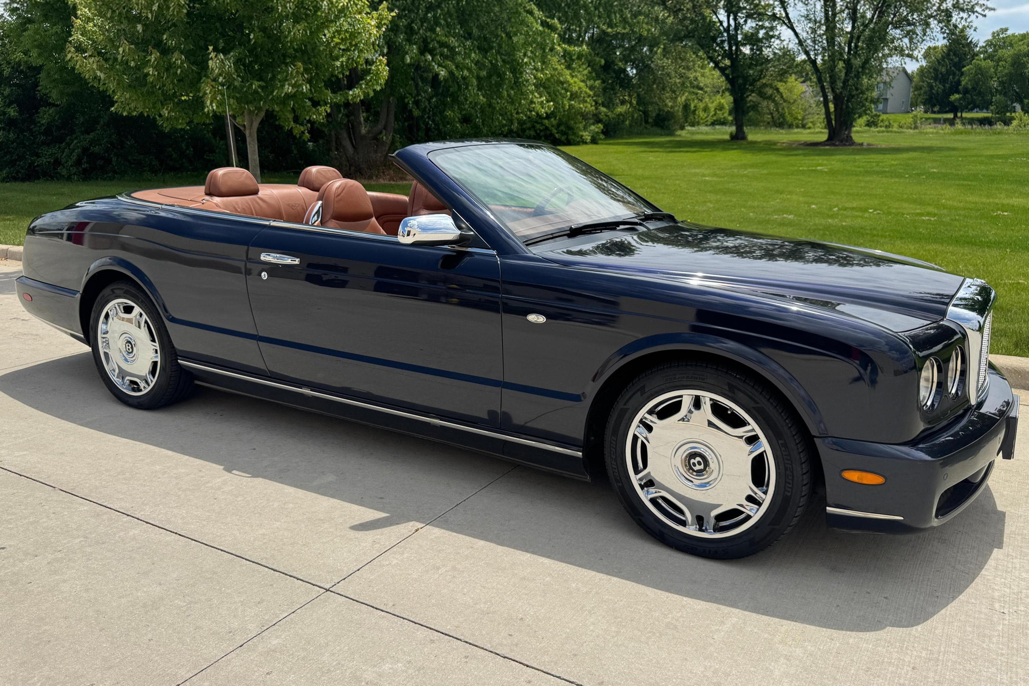 2007 Bentley Azure sold for $55,500