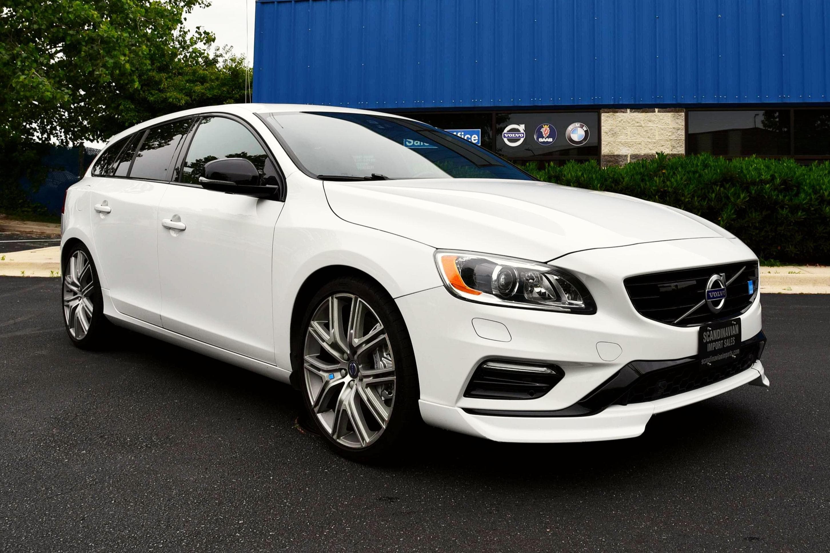 2017 Volvo V60 sold for $28,750