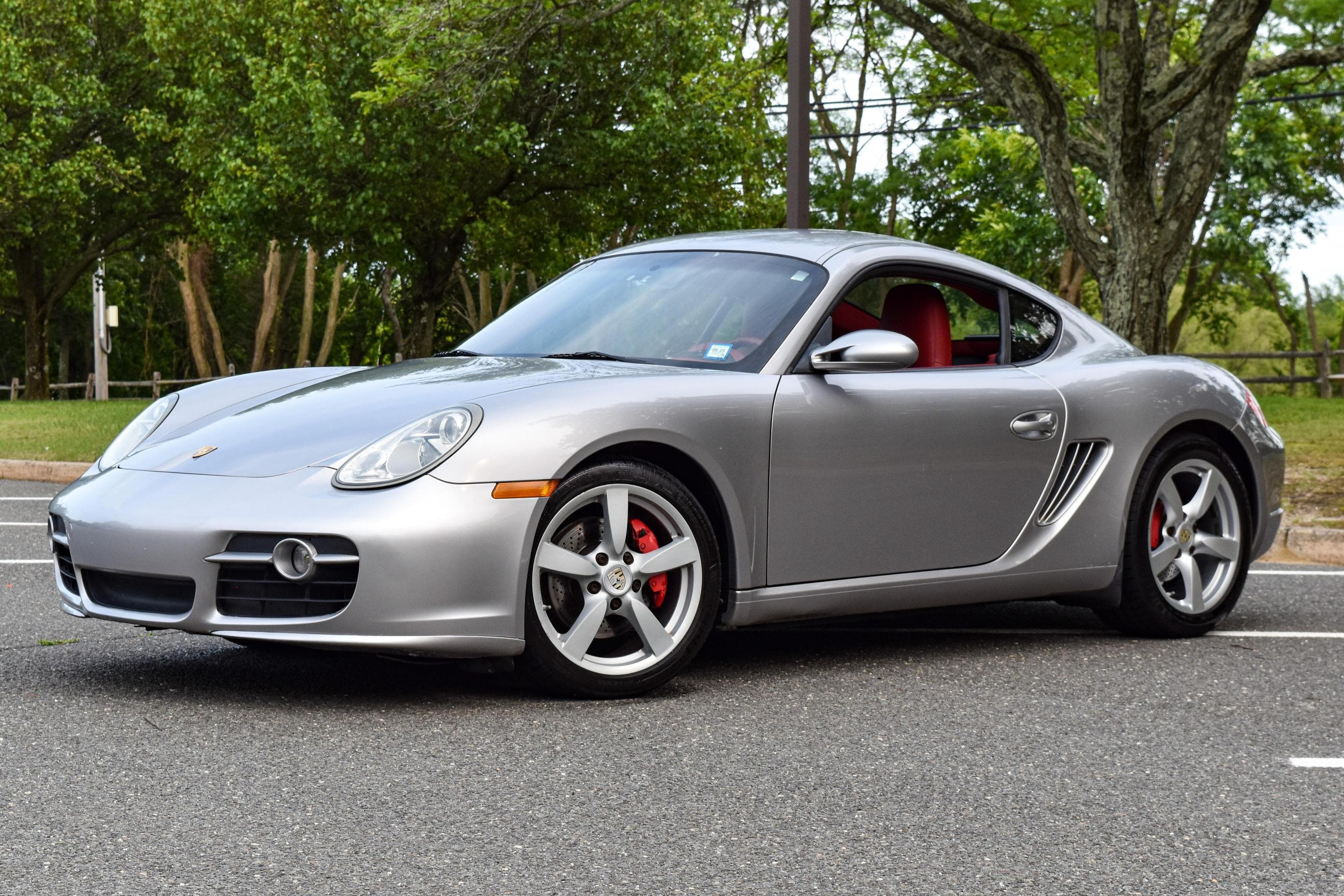 2008 Porsche 987 Cayman sold for $26,500