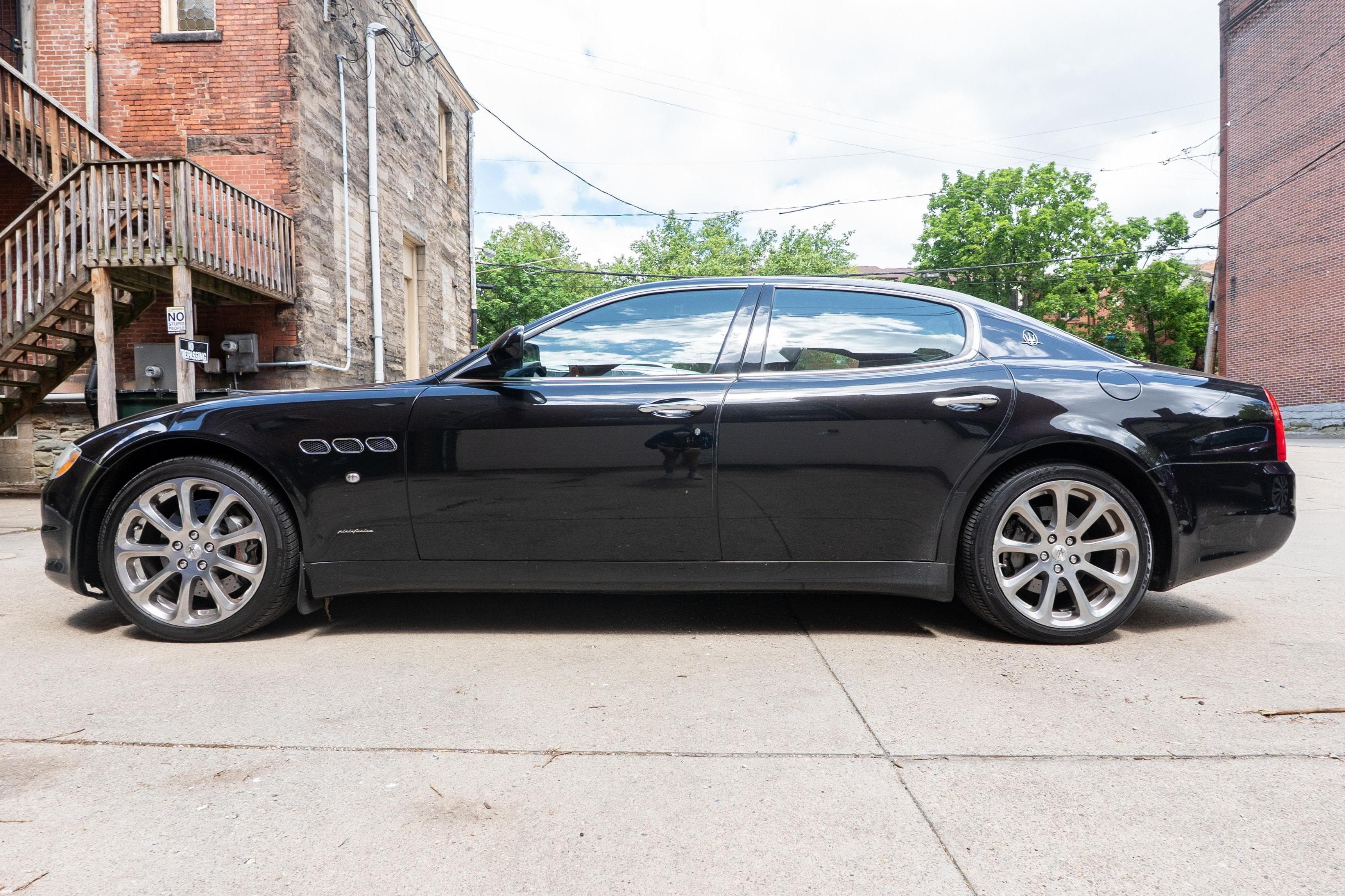 2010 Maserati Quattroporte sold for $7,350