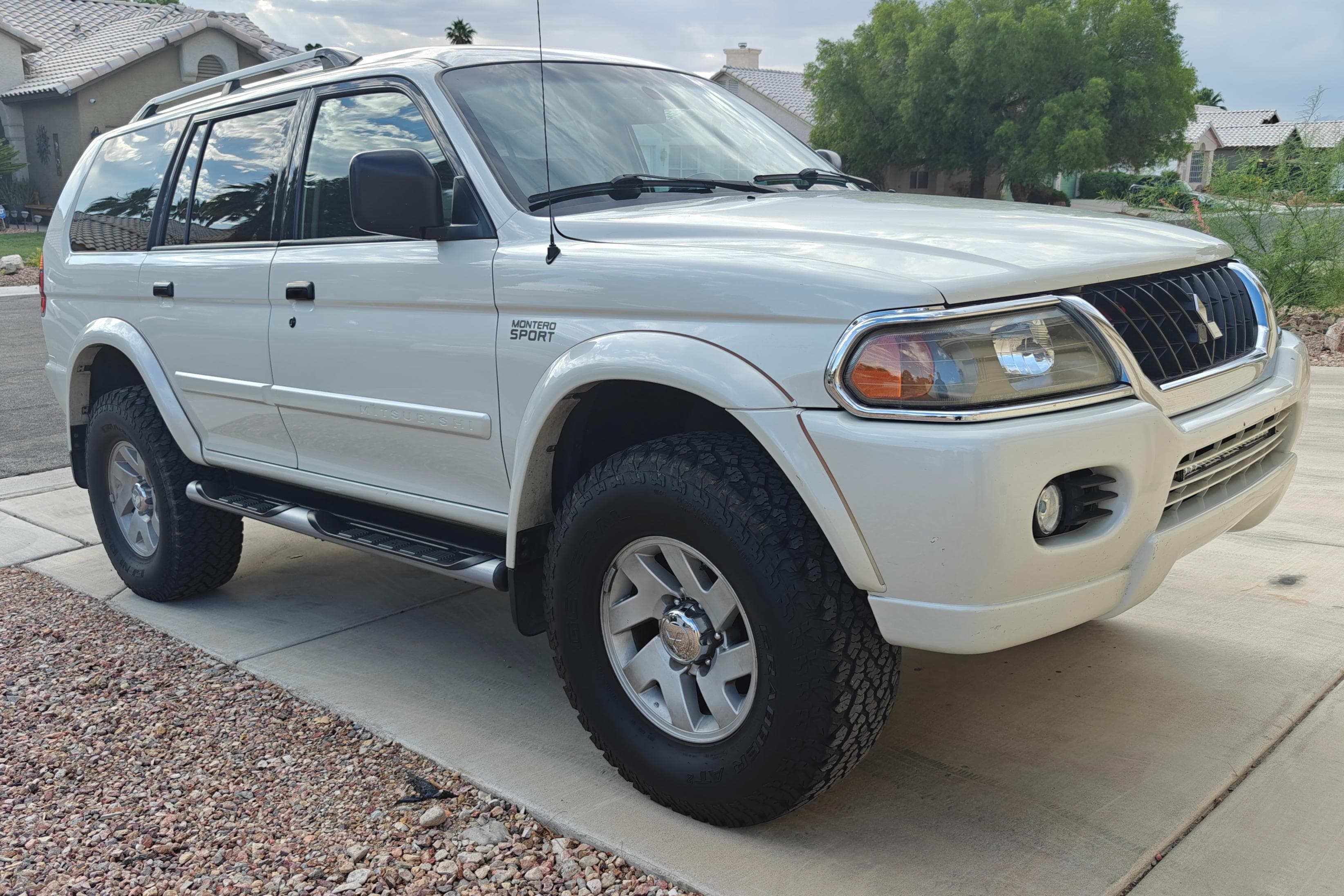 2004 Mitsubishi Montero sold for $4,300