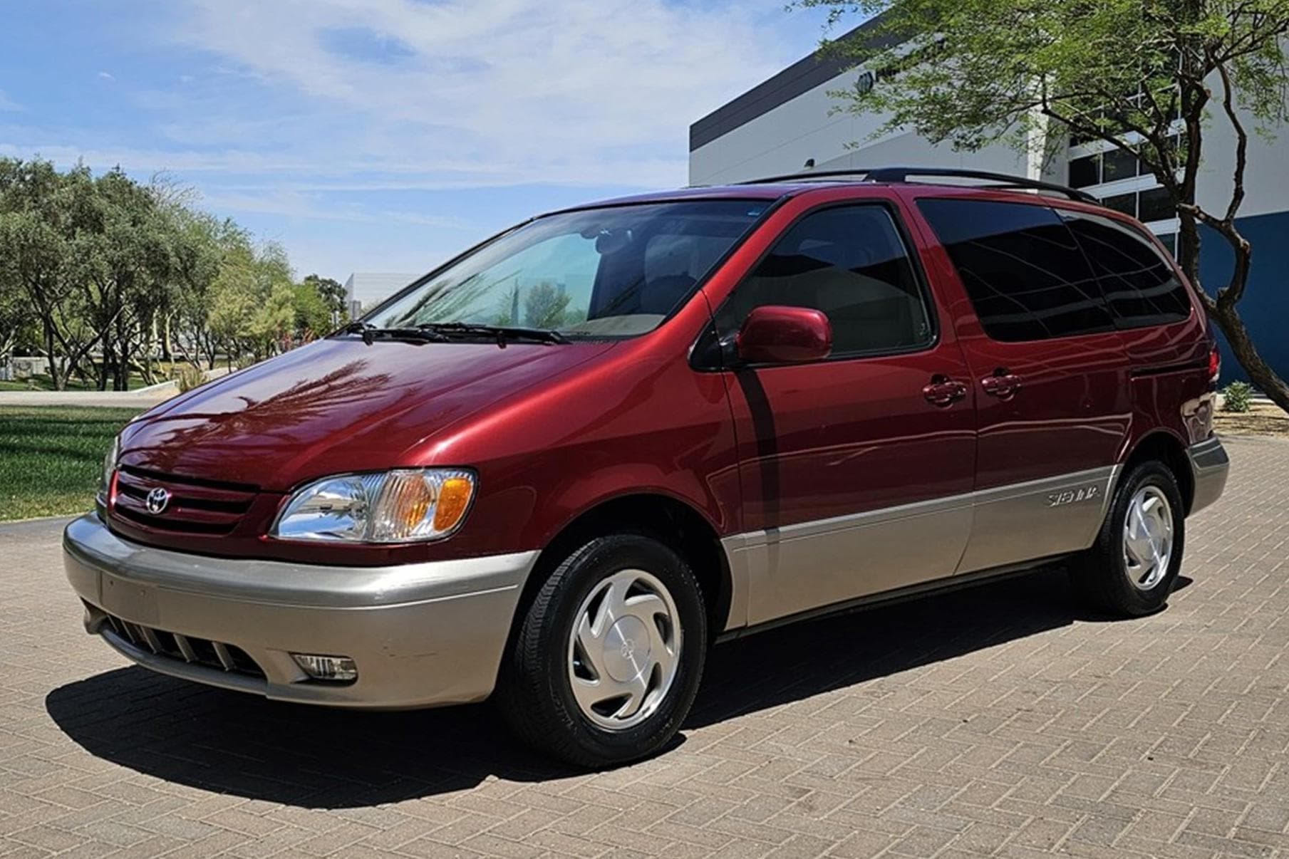 2001 Toyota Sienna sold for $12,000